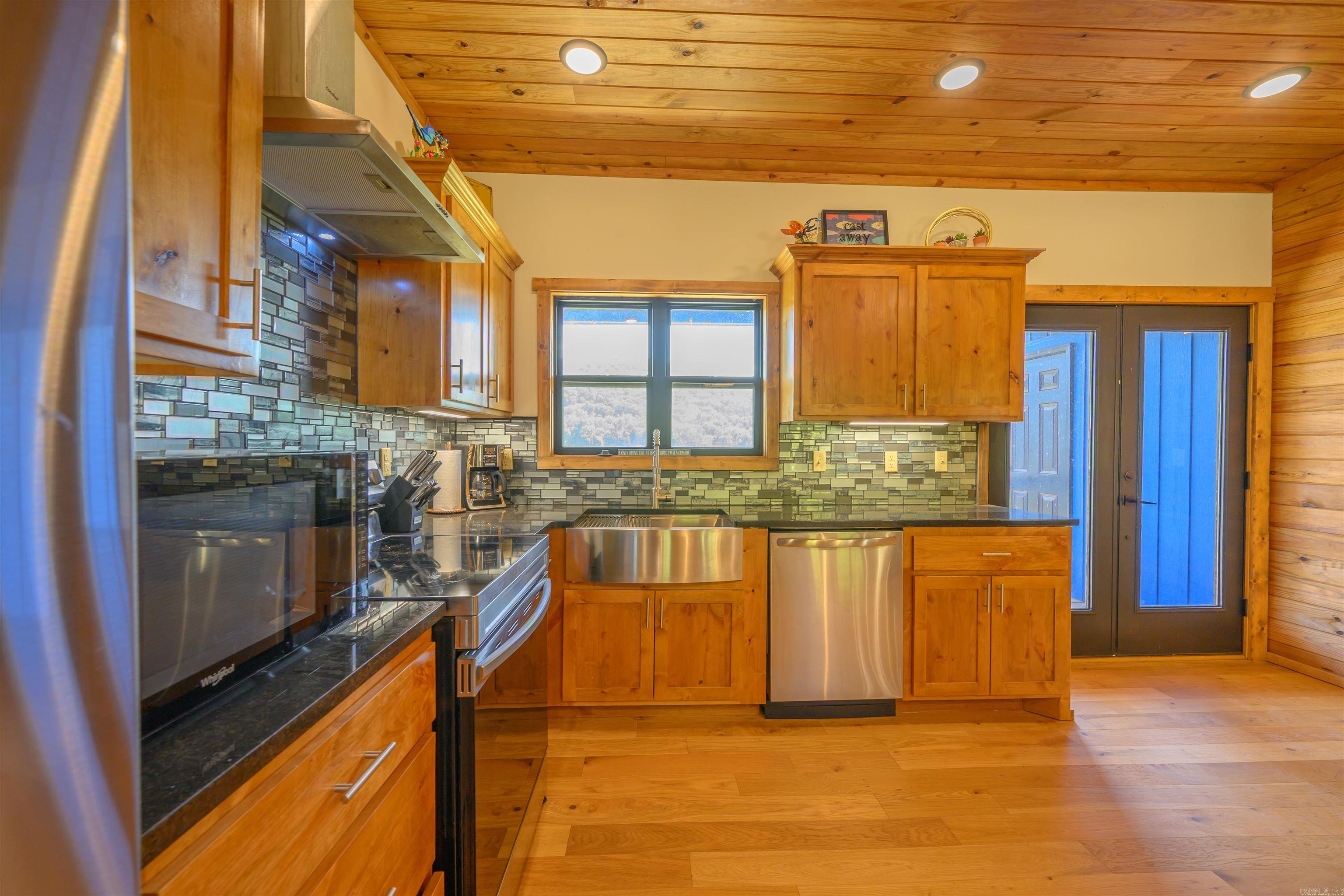 3780 River Road  Guion, AR