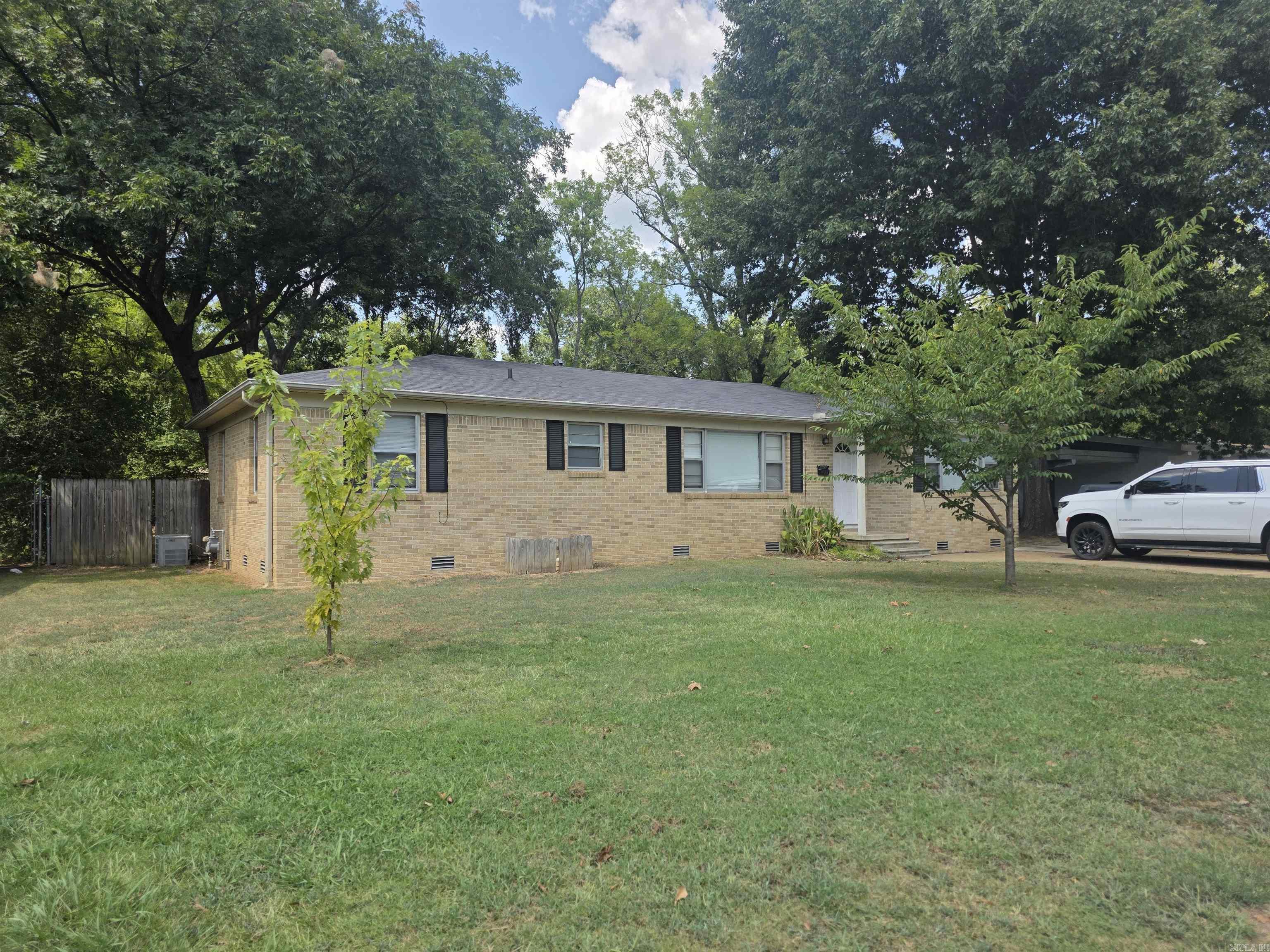 2106 Independence  Conway, AR