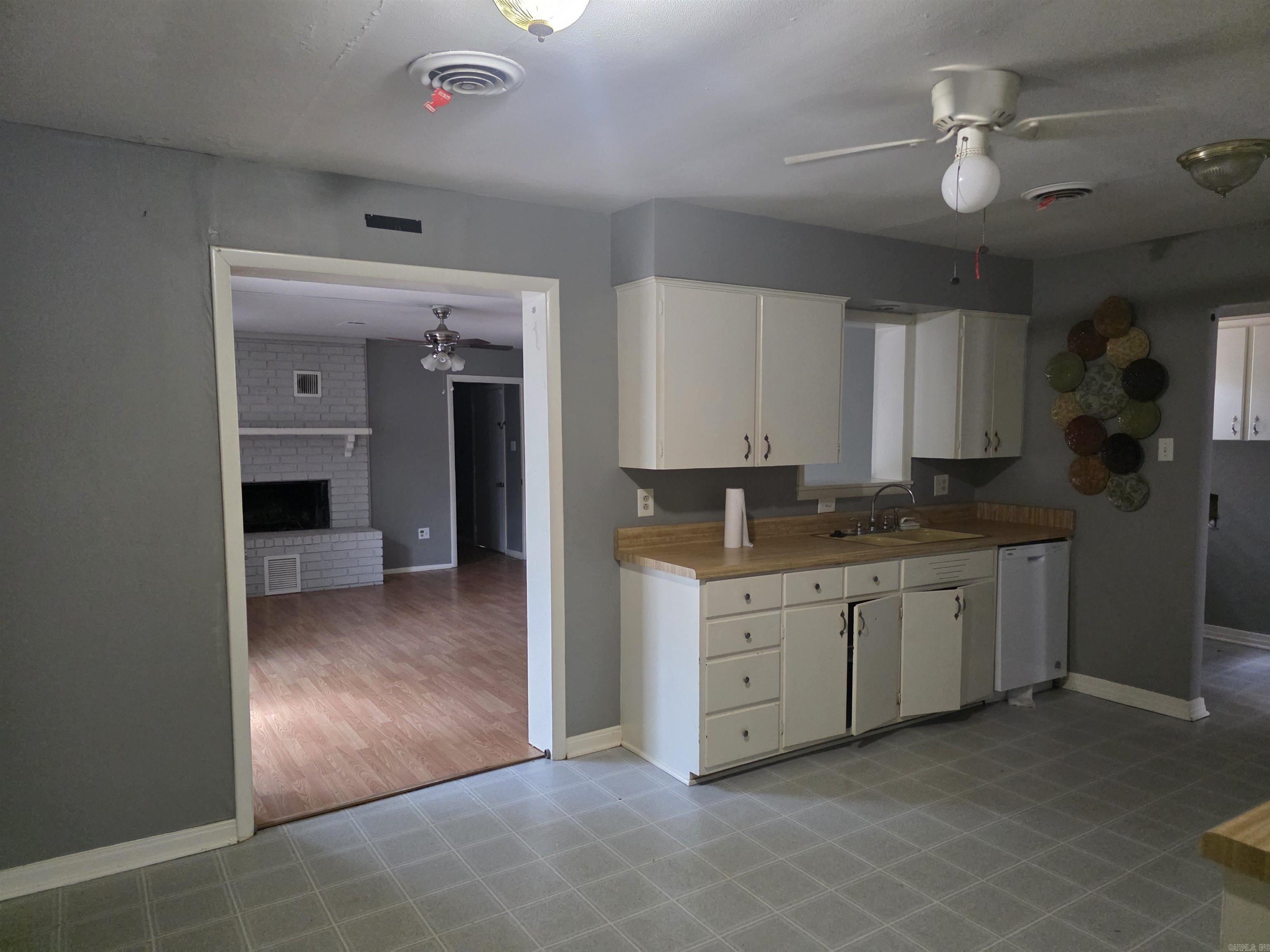 2106 Independence  Conway, AR