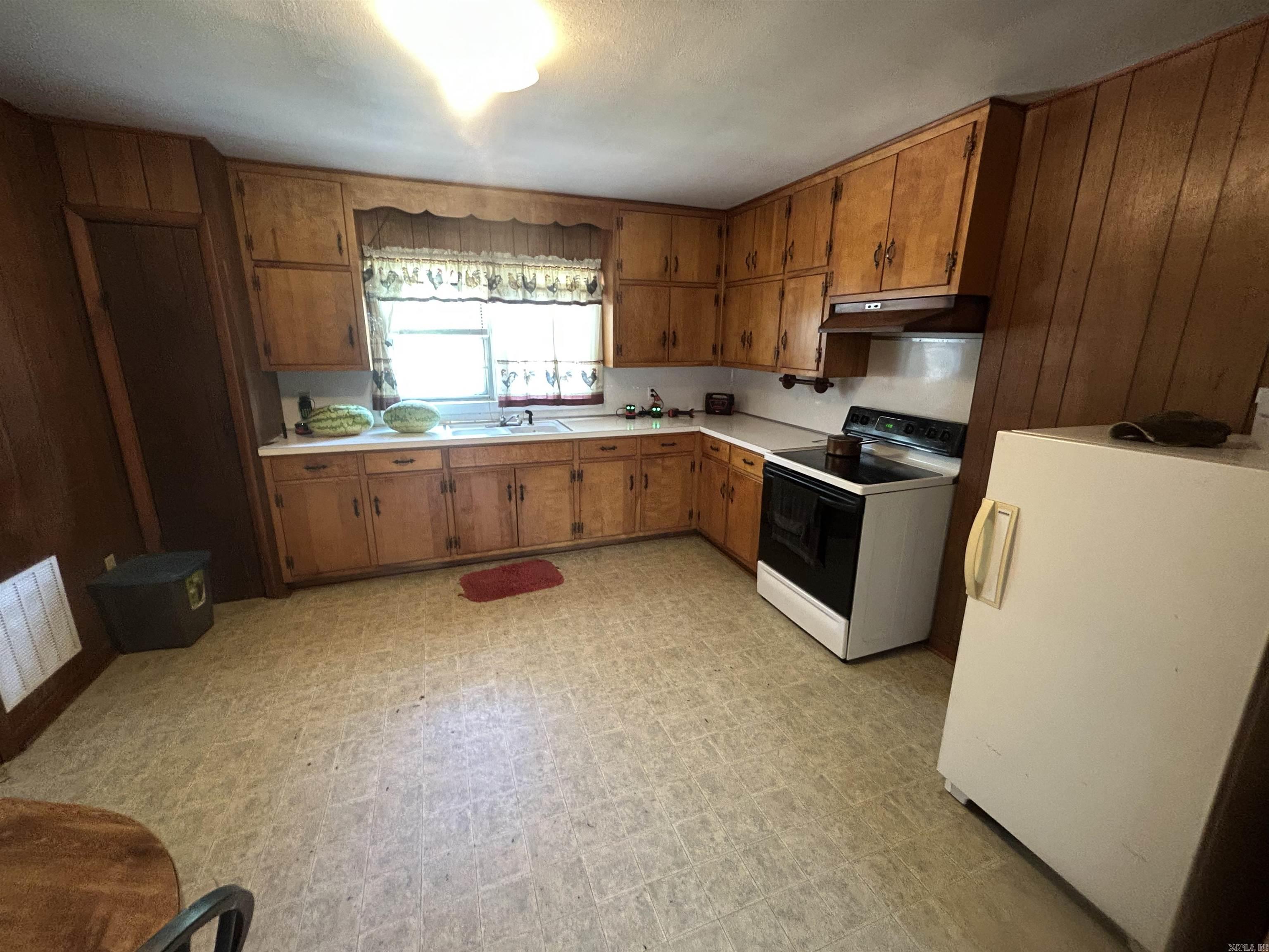 2062 N Hwy 16  Searcy, AR