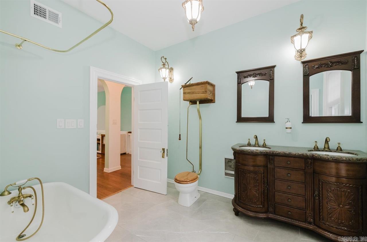 1701 Center  Little Rock, AR