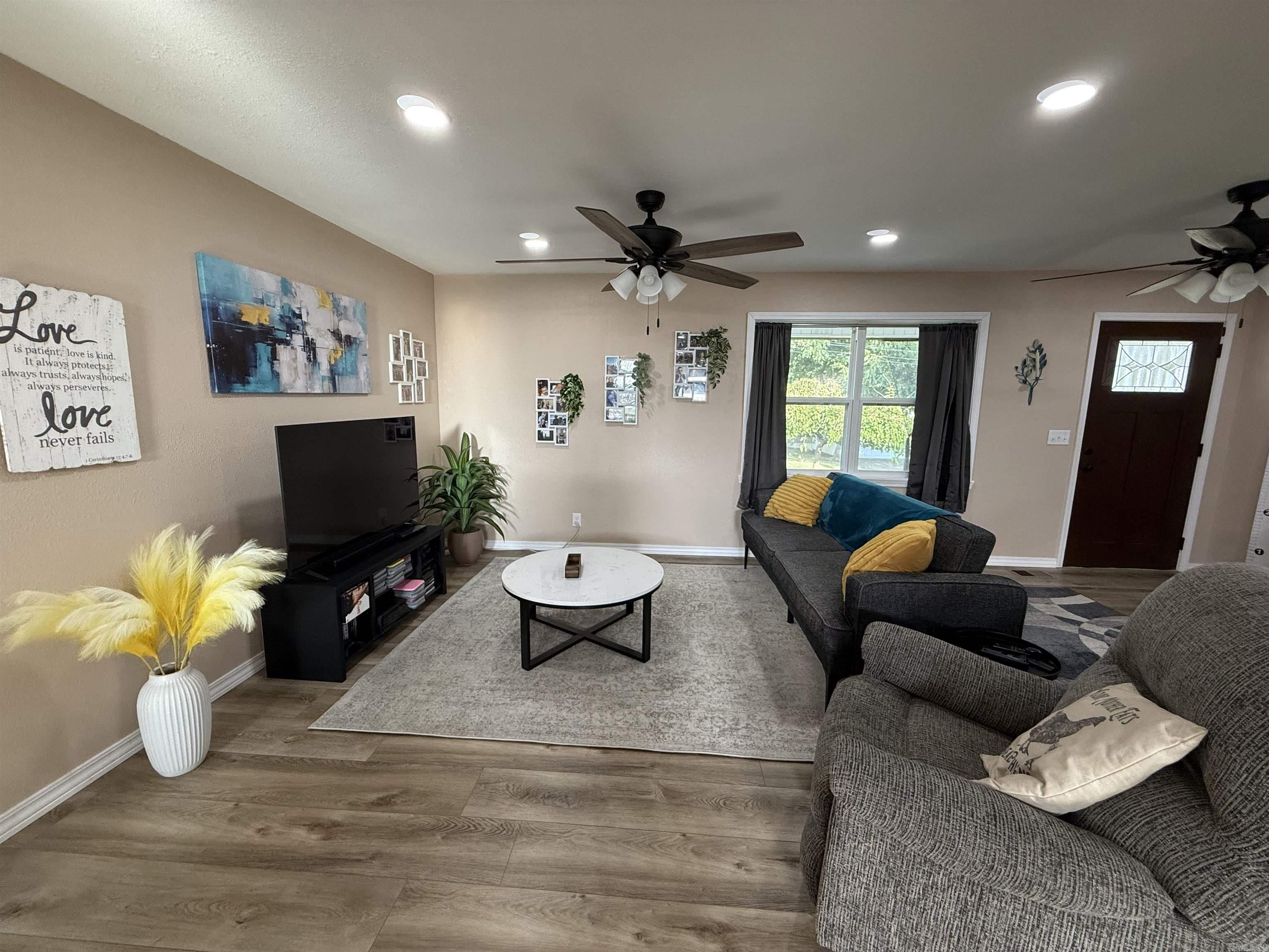 305 Farris  Clarksville, AR