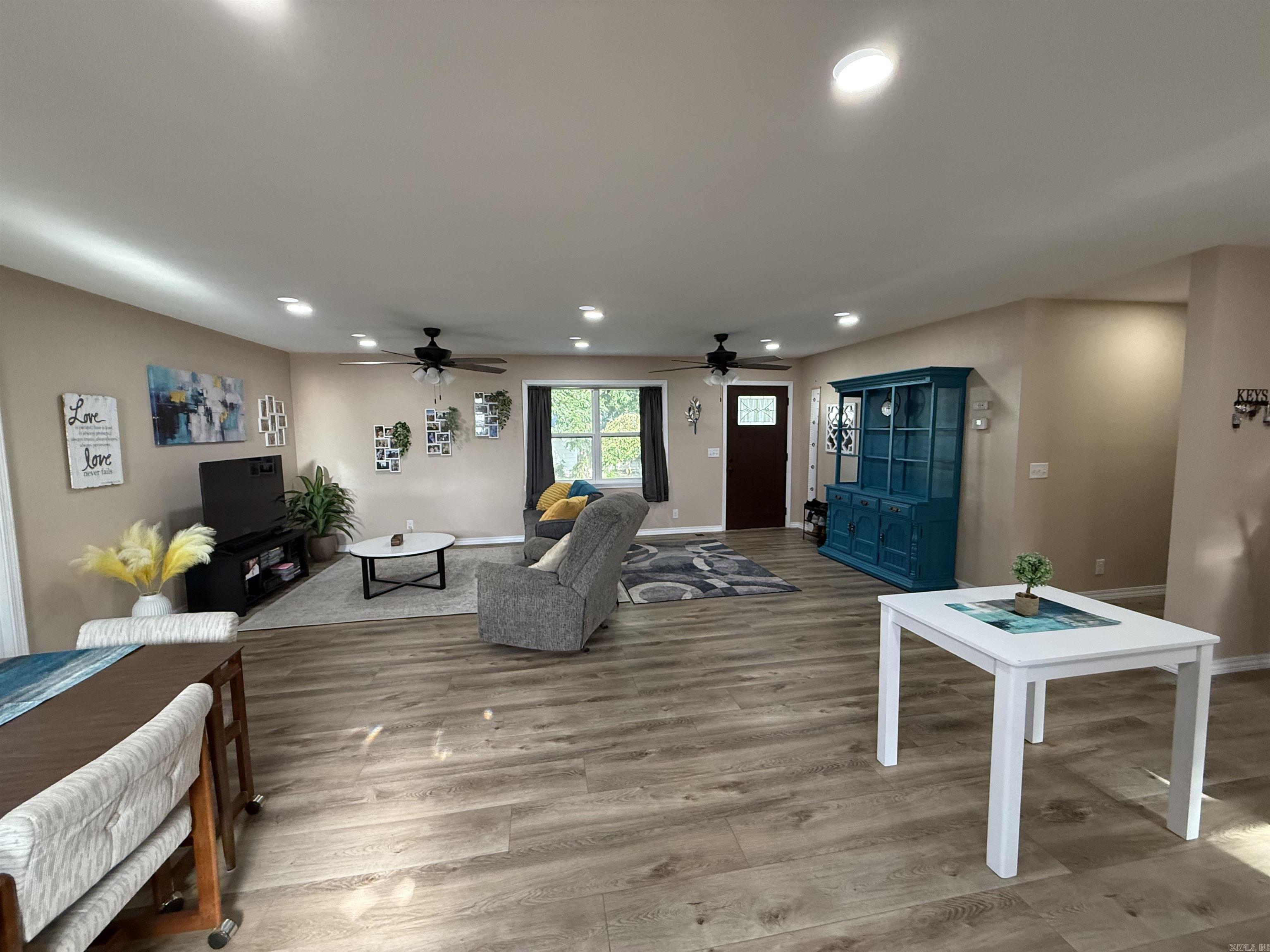 305 Farris  Clarksville, AR