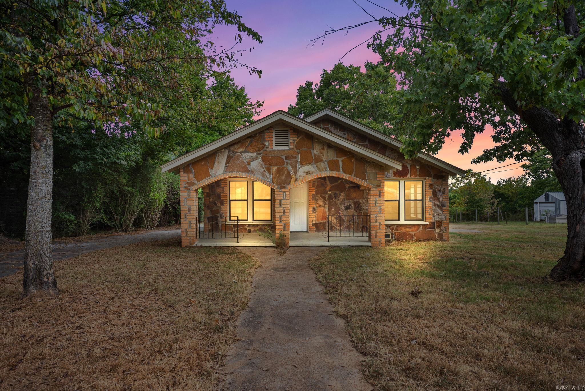 1100 W Mcrae  Searcy, AR