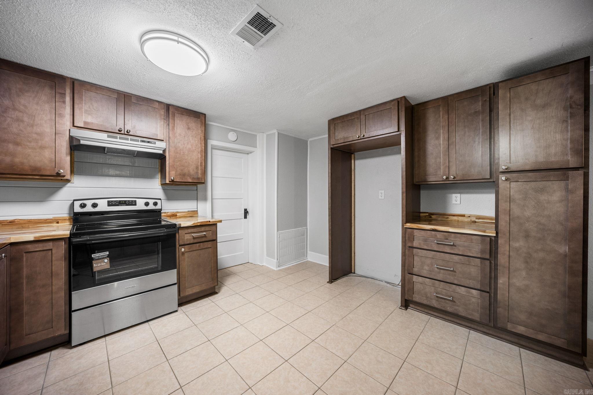 1100 W Mcrae  Searcy, AR