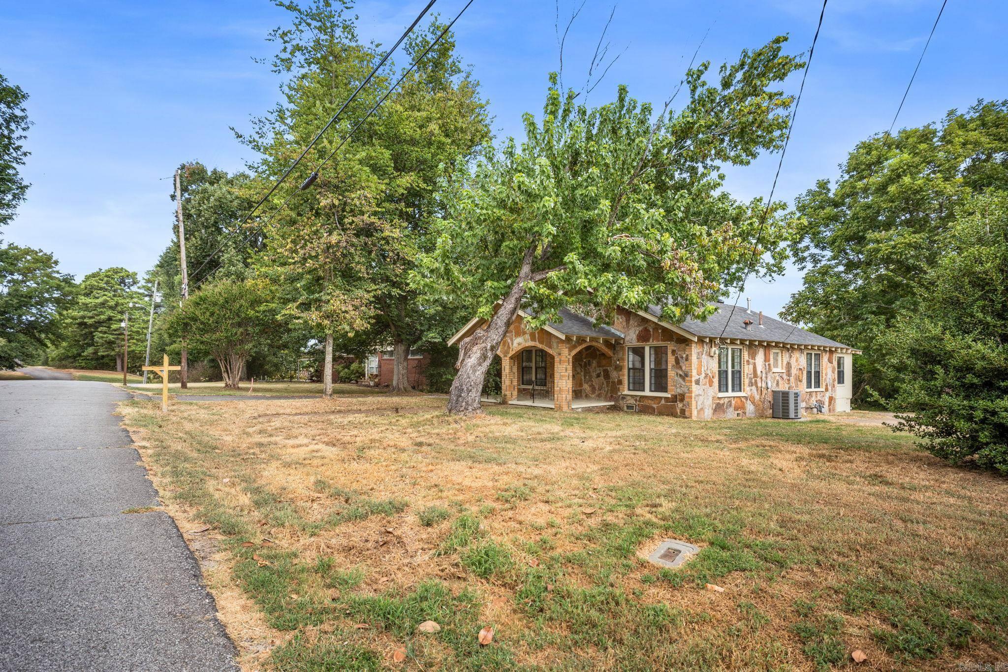 1100 W Mcrae  Searcy, AR
