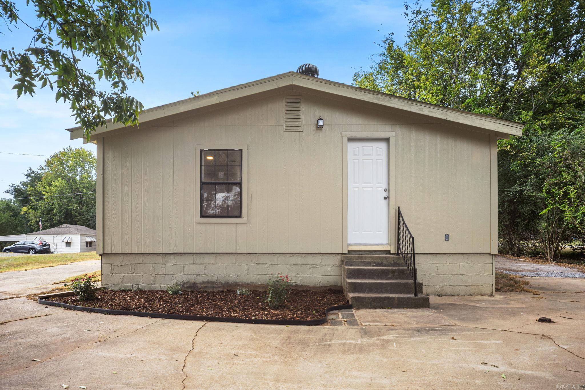 1100 W Mcrae  Searcy, AR