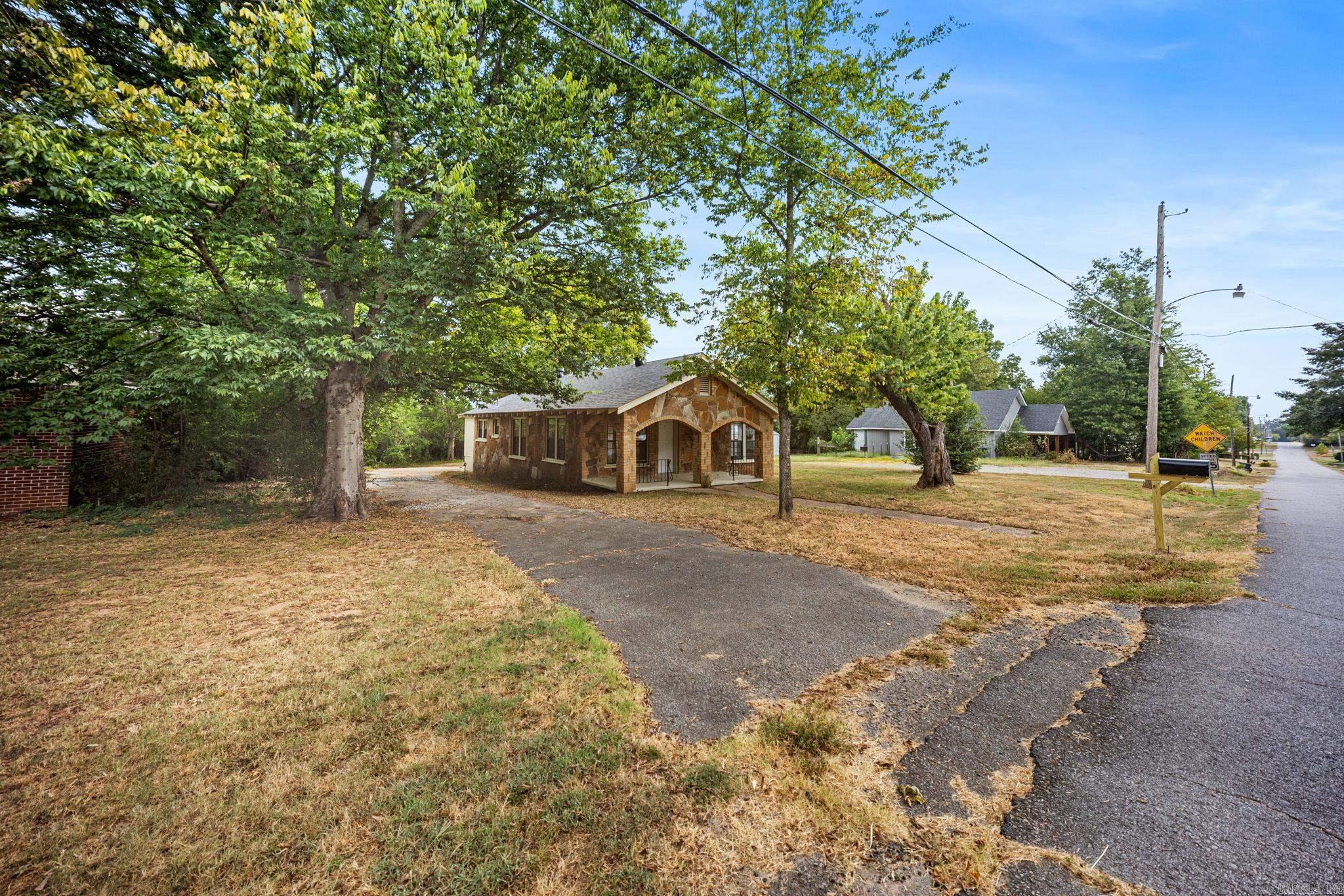 1100 W Mcrae  Searcy, AR