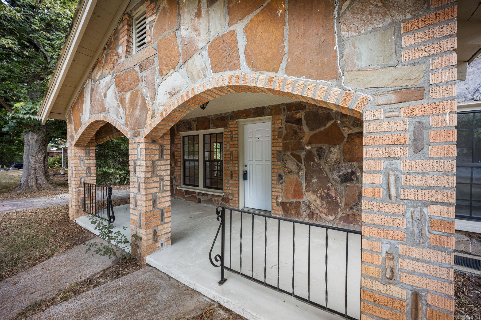 1100 W Mcrae  Searcy, AR