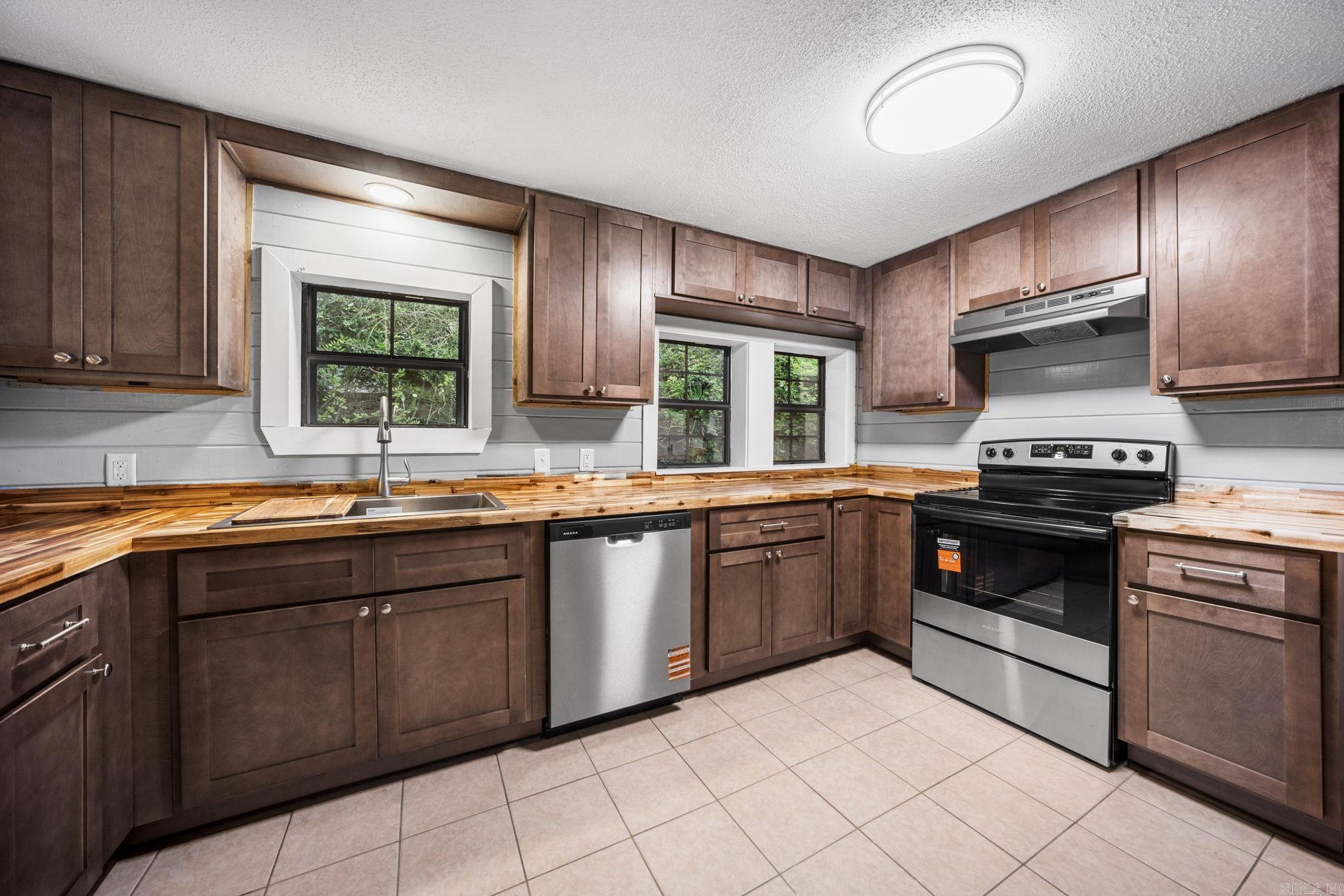 1100 W Mcrae  Searcy, AR
