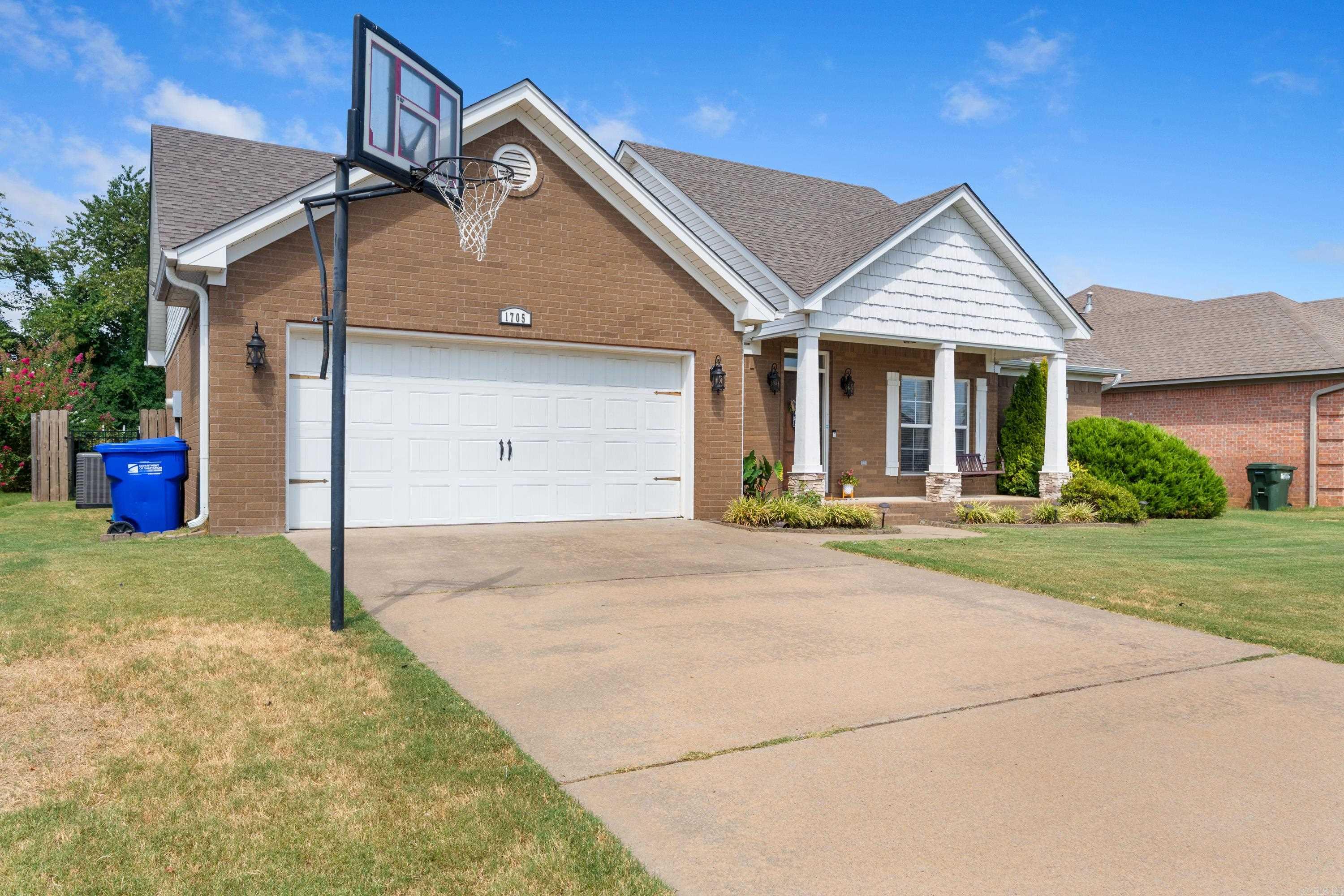 1705 Gardenia  Conway, AR