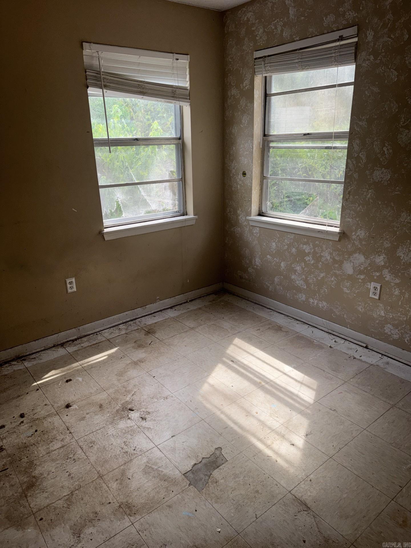 1108 S Oak St  Stuttgart, AR