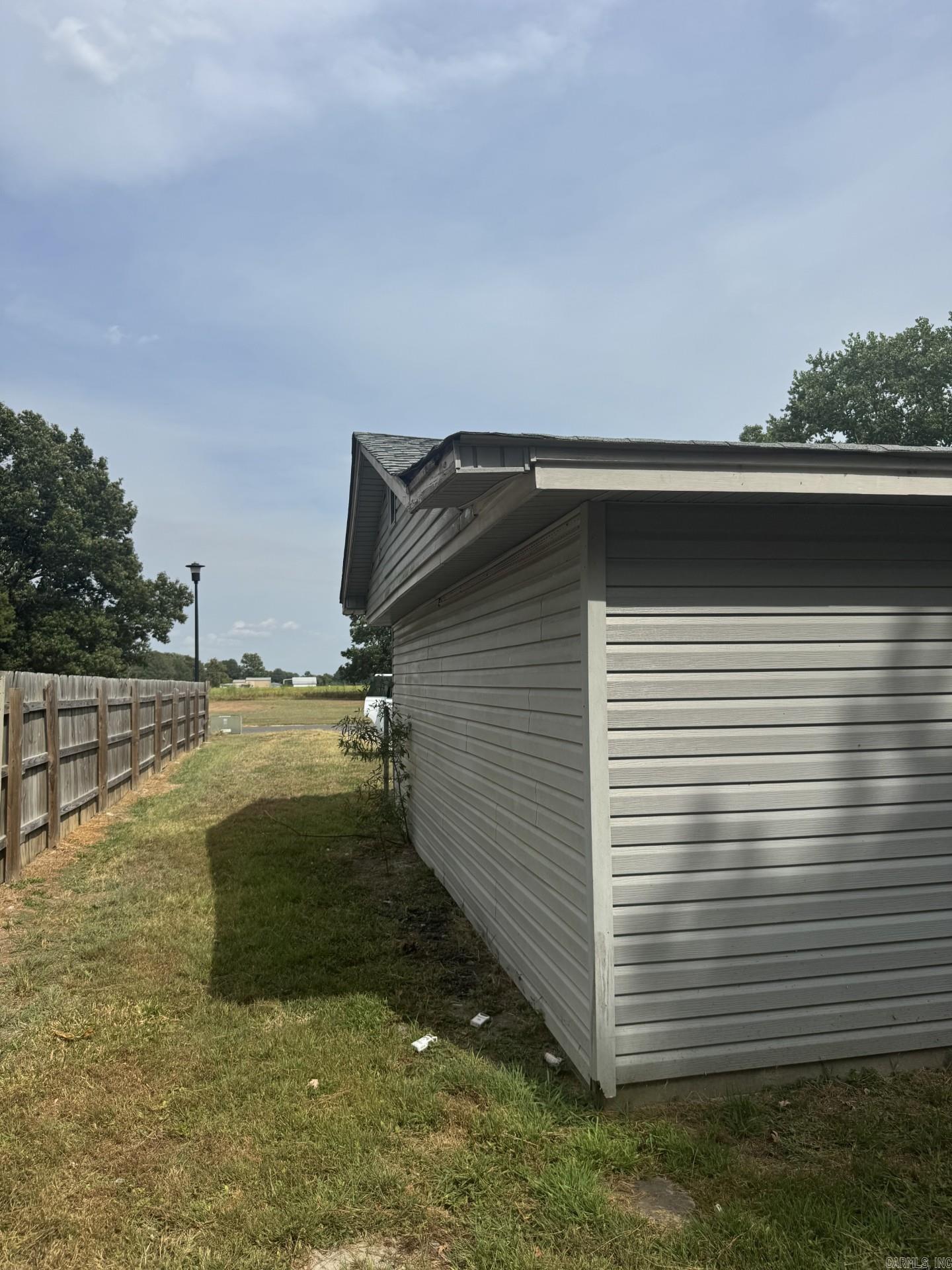 1108 S Oak St  Stuttgart, AR