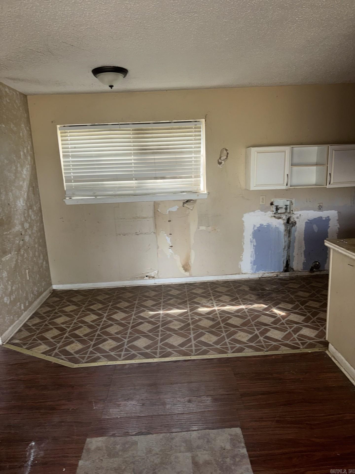 1108 S Oak St  Stuttgart, AR