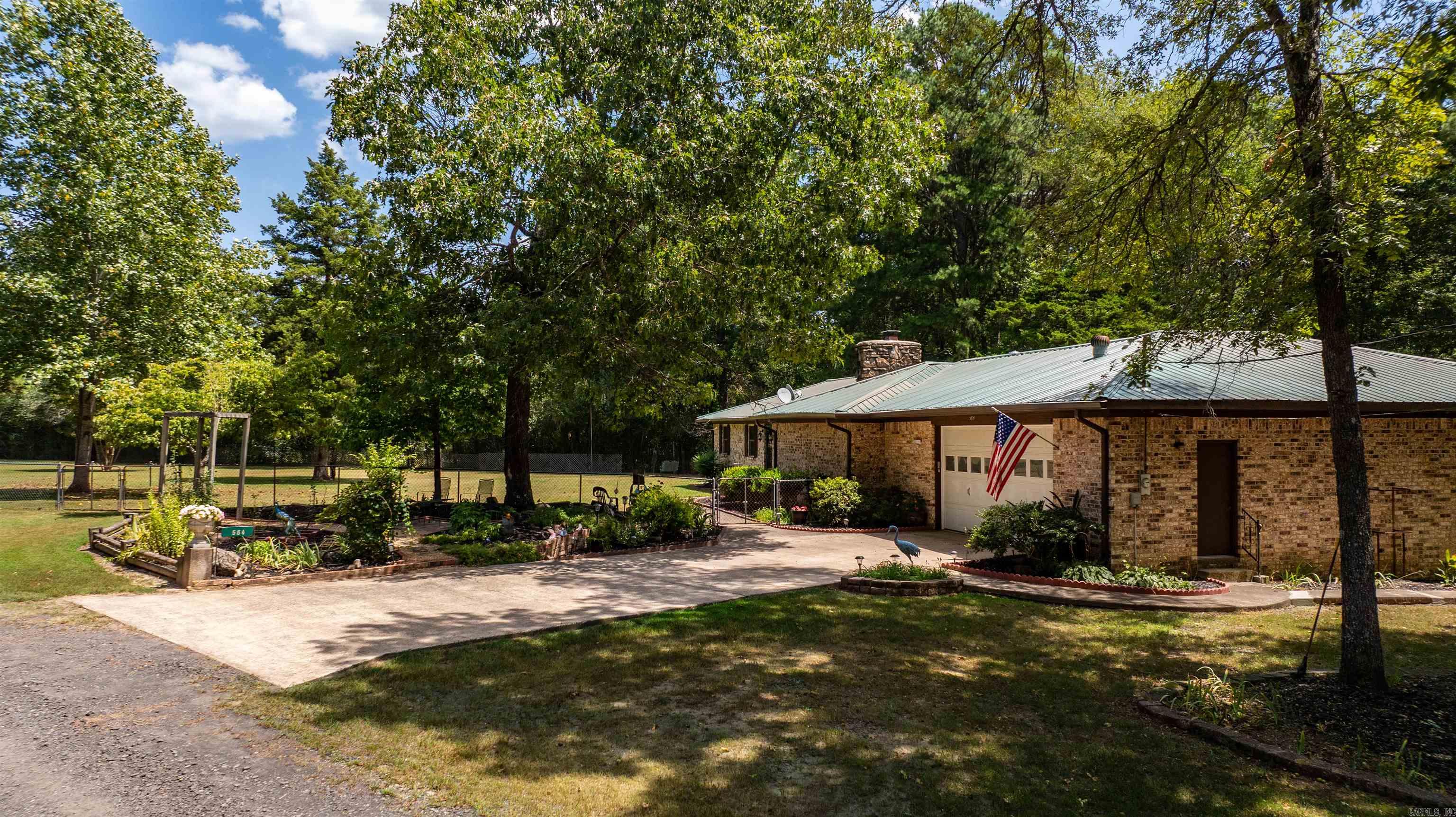564 Green Tree  Clinton, AR