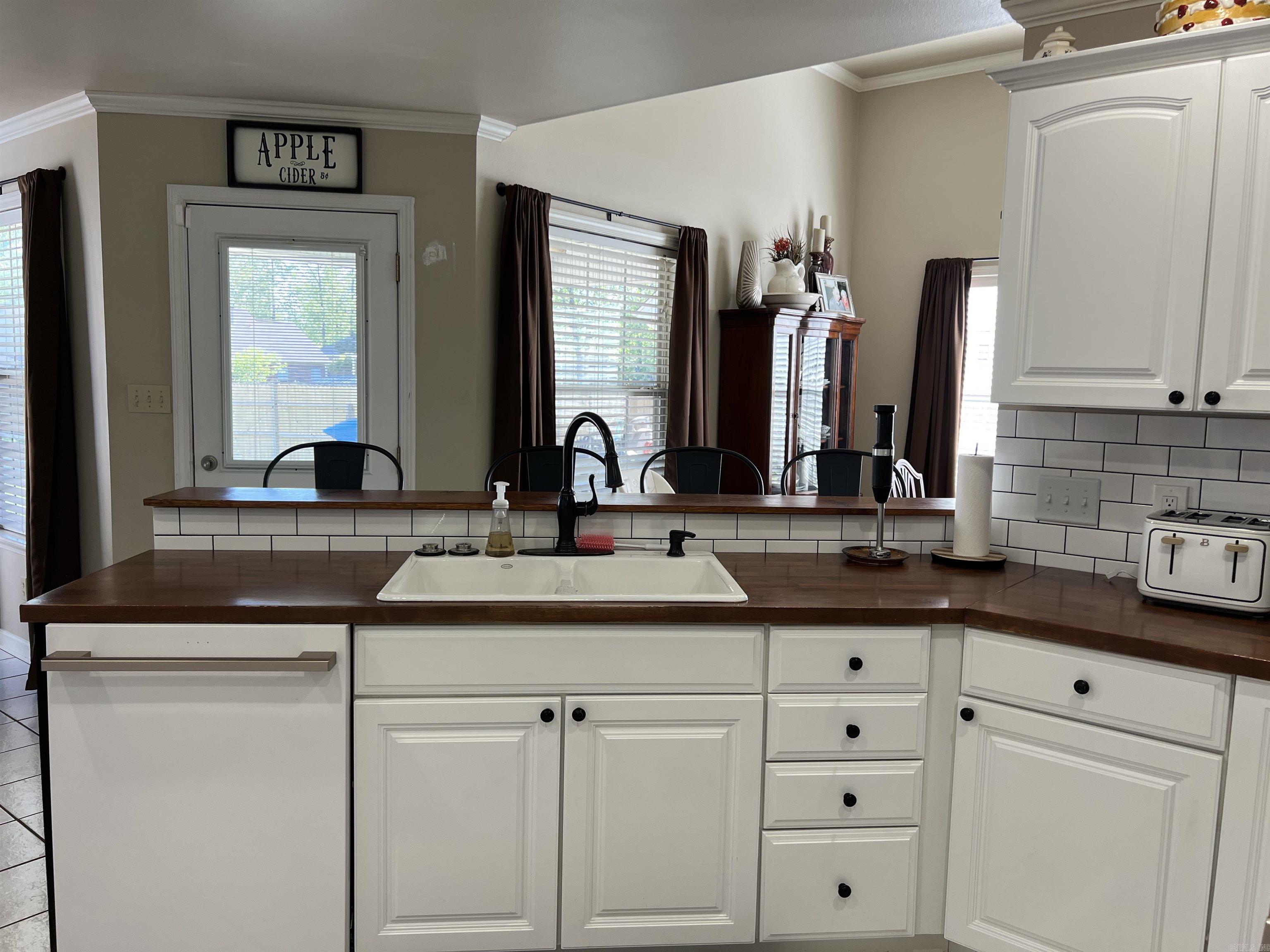 200 Blue Bird Cove  White Hall, AR