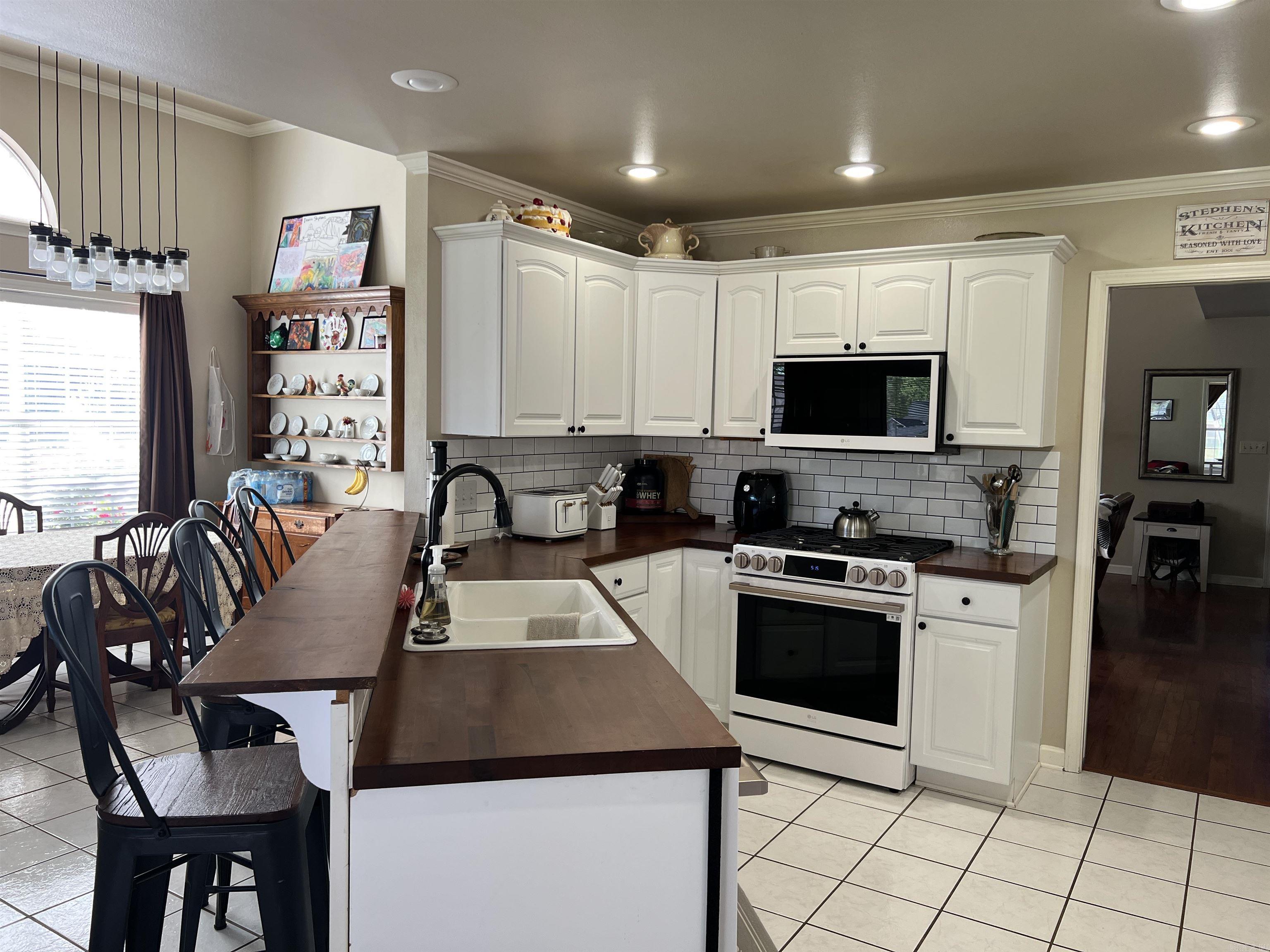 200 Blue Bird Cove  White Hall, AR
