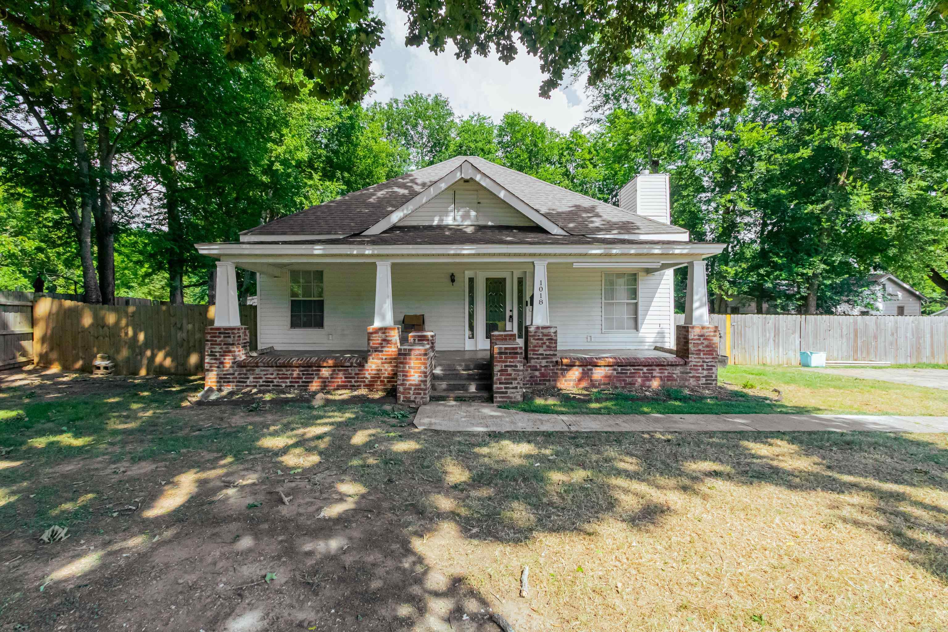 1018  River  Benton, AR