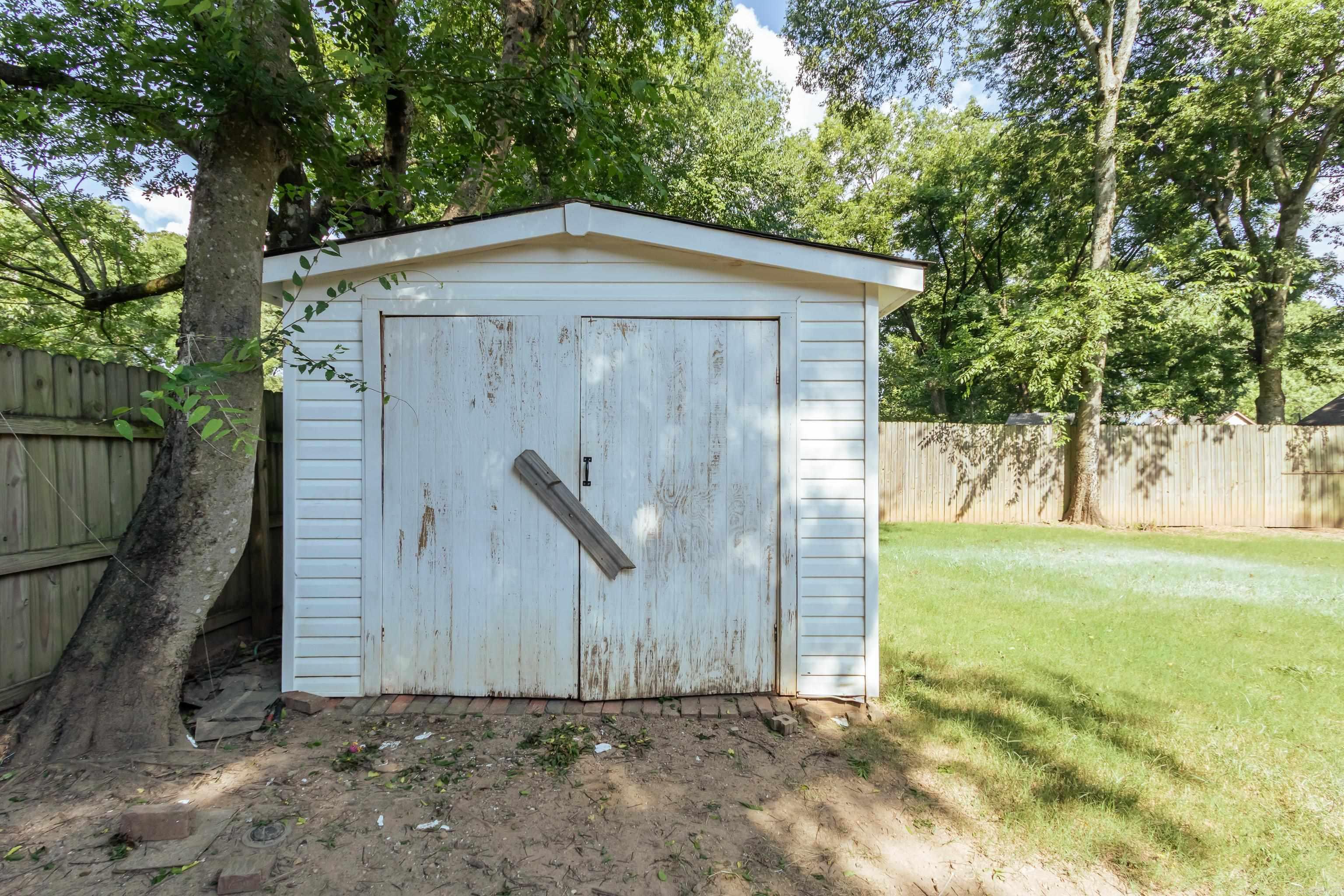 1018 River  Benton, AR