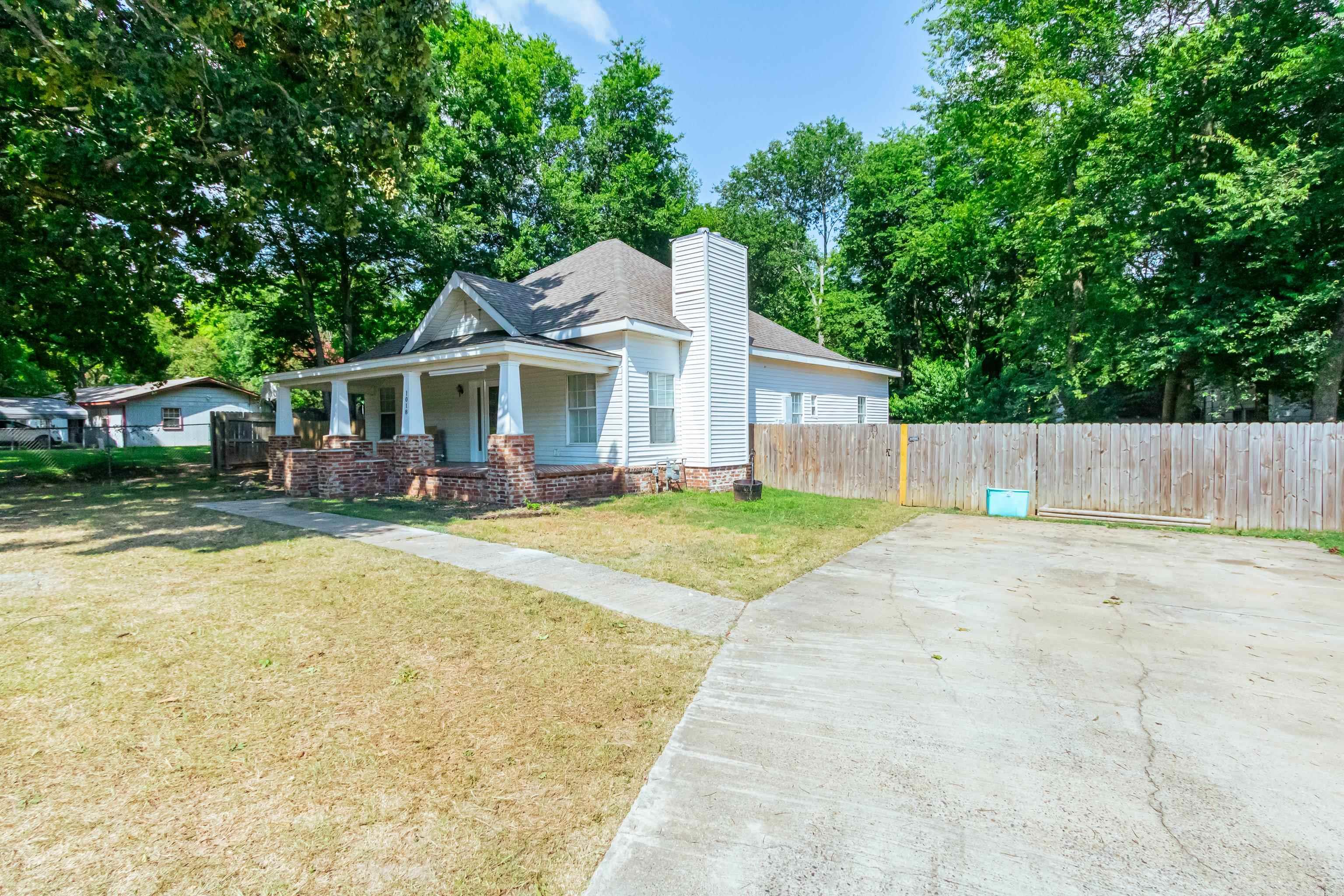 1018 River  Benton, AR