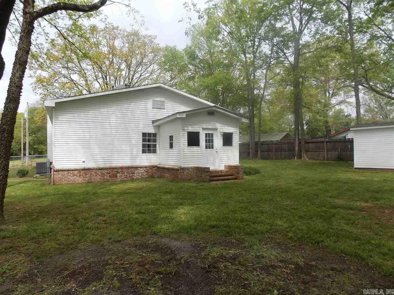 1018 River  Benton, AR