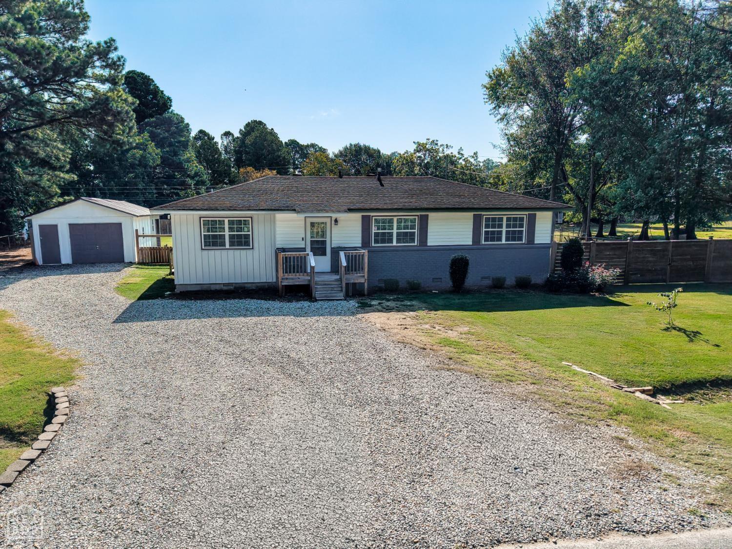 215  Woody  Jonesboro, AR