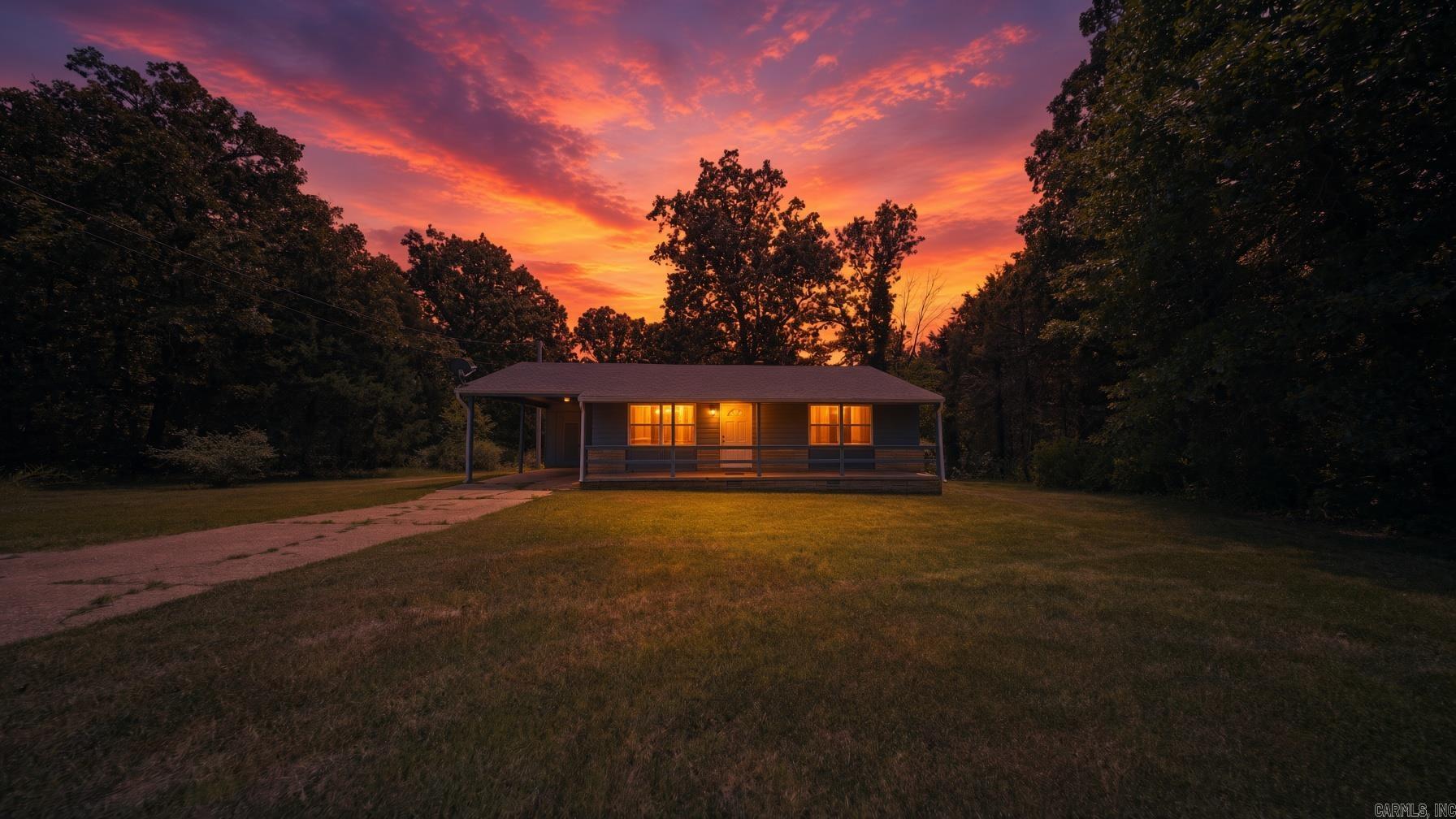 1527 W Cardinal Drive  Horseshoe Bend, AR