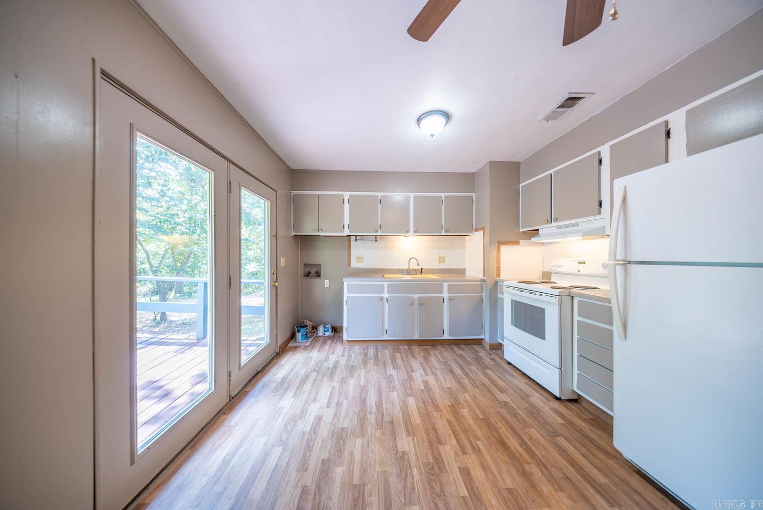 1527 W Cardinal Drive  Horseshoe Bend, AR
