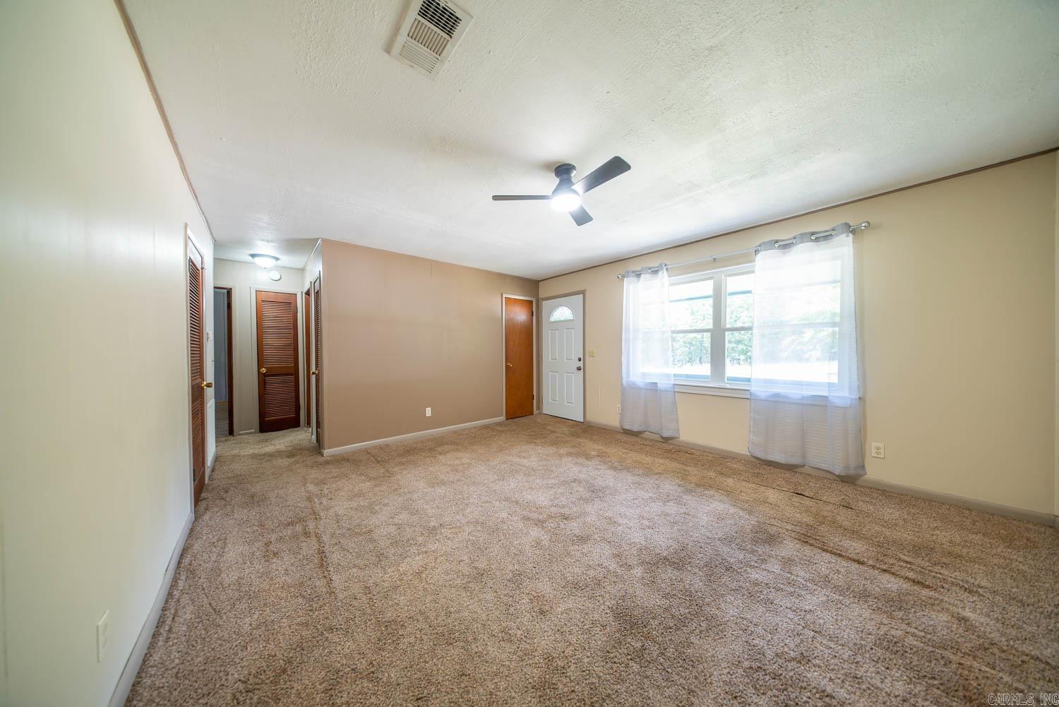 1527 W Cardinal Drive  Horseshoe Bend, AR