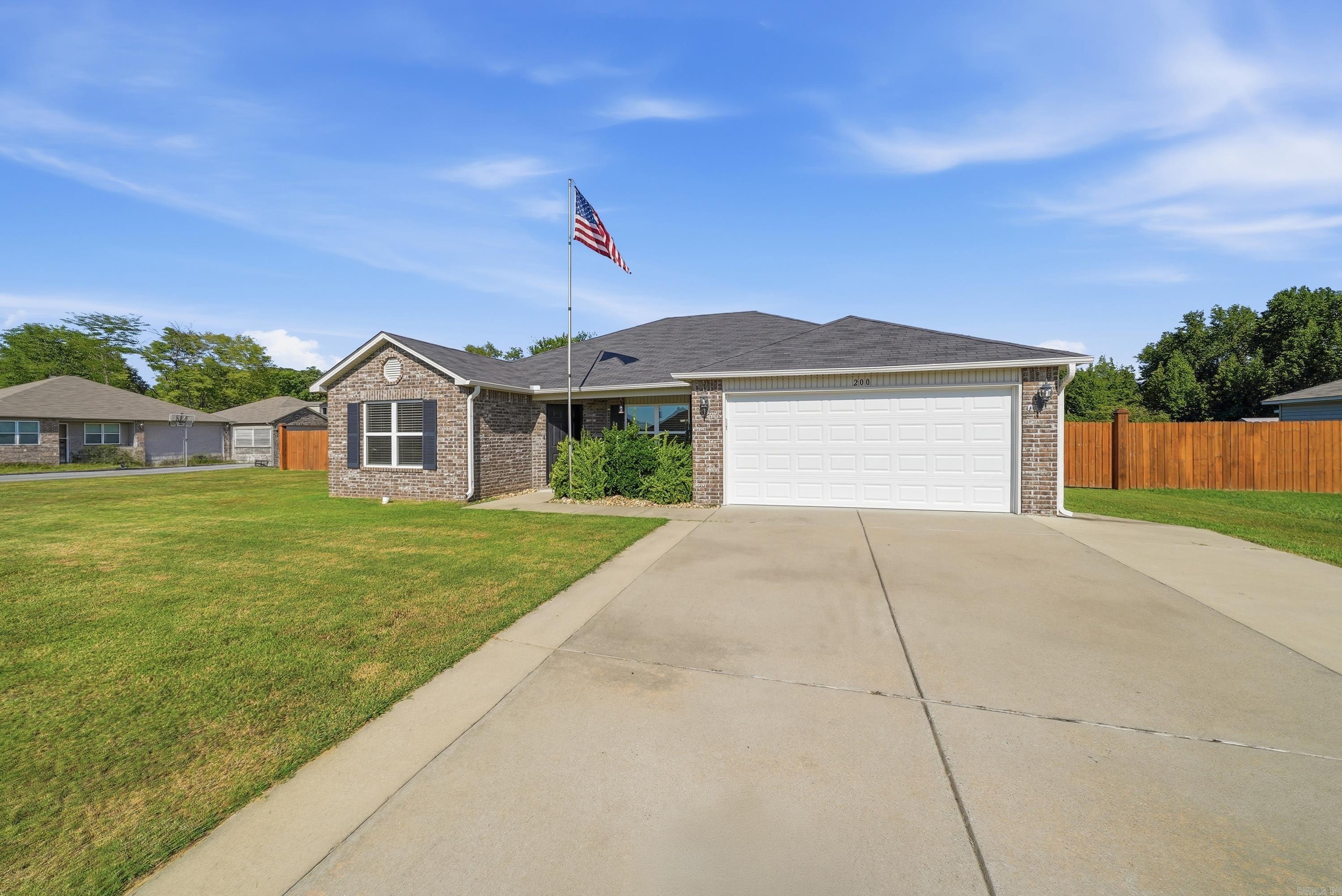 200 Hemlock  Conway, AR