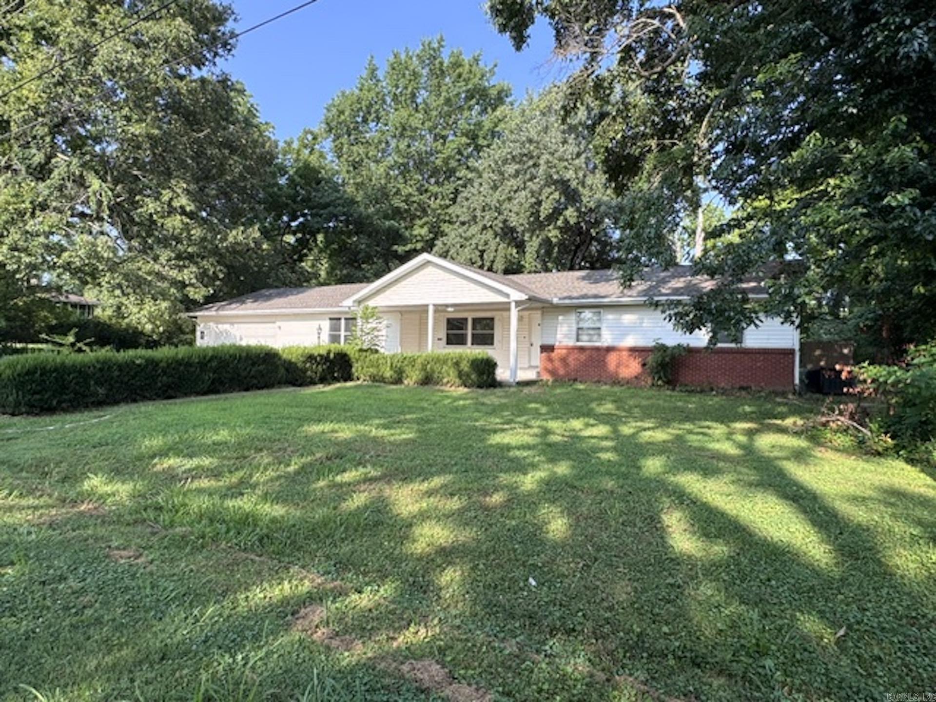 1024  Maple  Mountain Home, AR