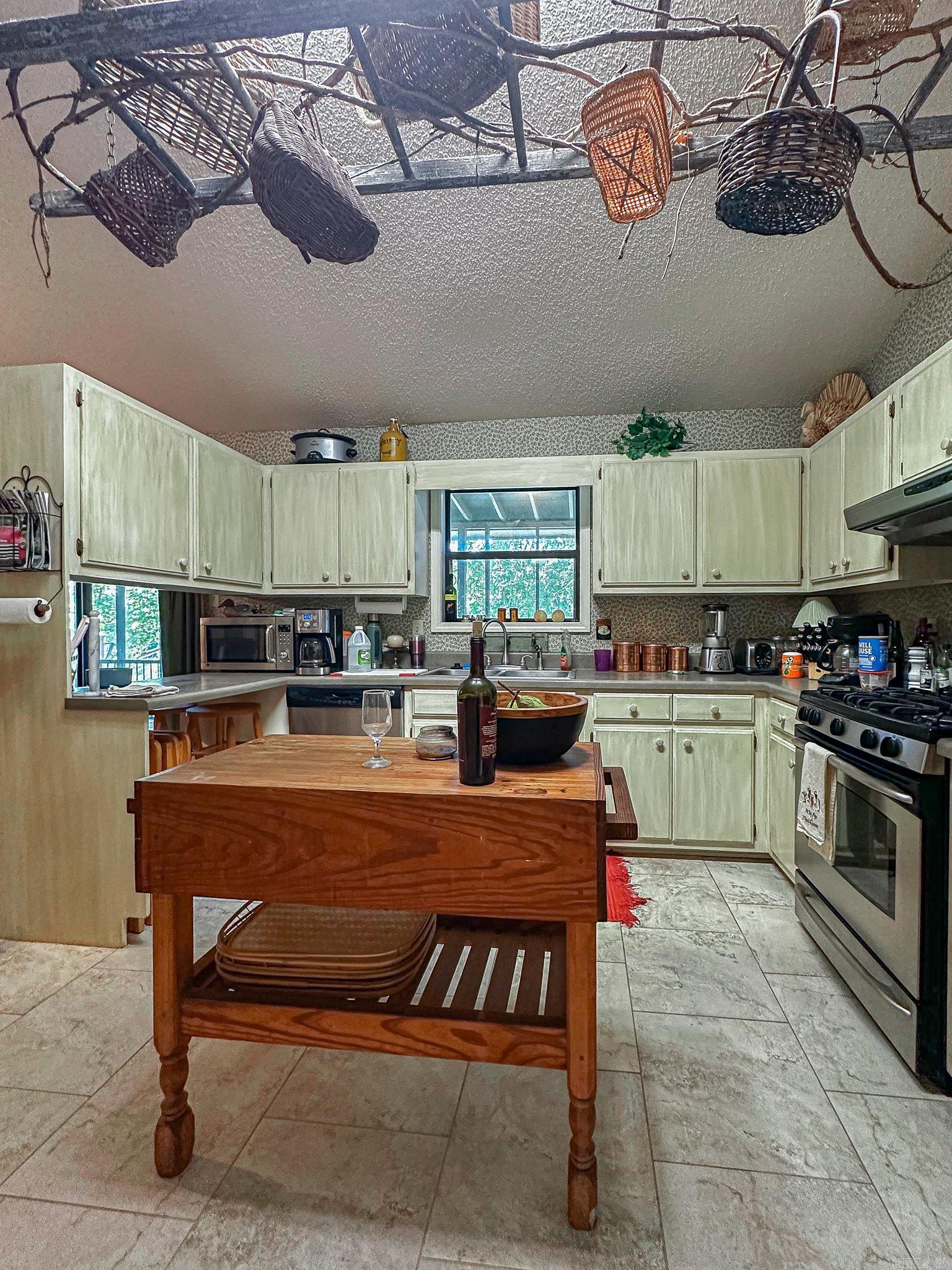 295 Loberg  Hardy, AR