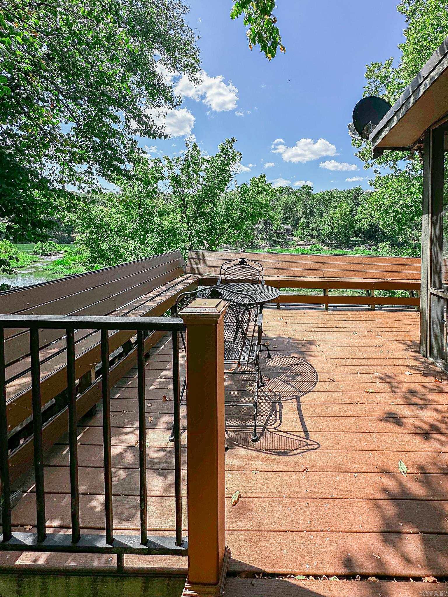 295 Loberg  Hardy, AR