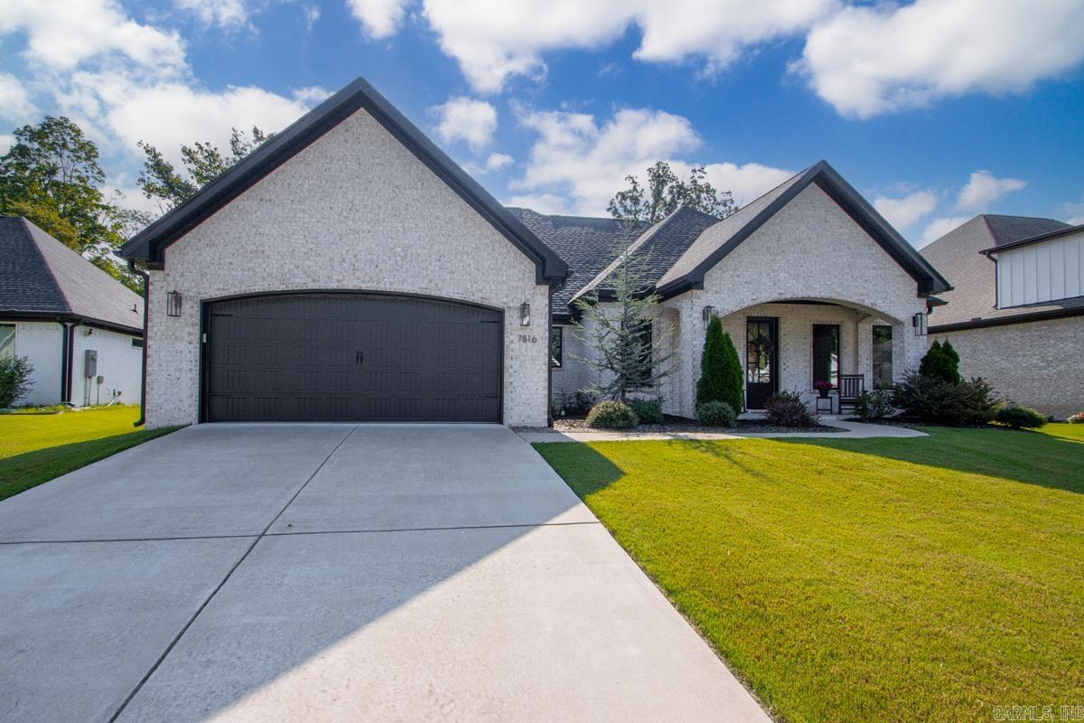 7816 S Shoreline  Benton, AR