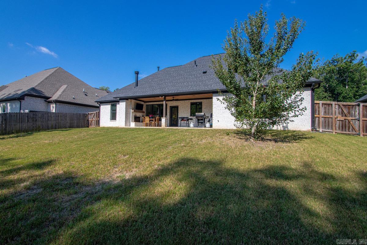 7816 S Shoreline  Benton, AR