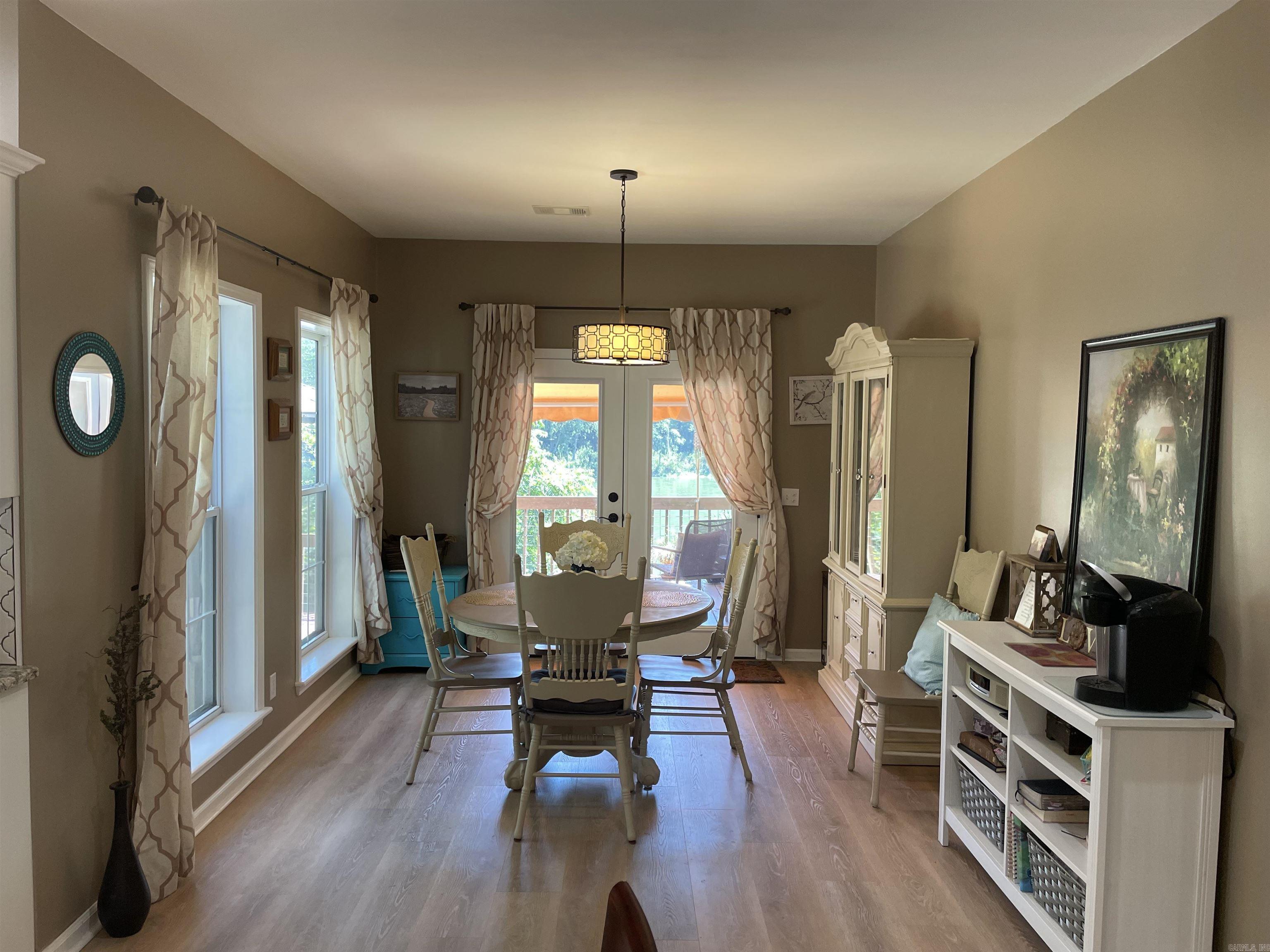 835 Sunset Valley Dr  Mountain View, AR
