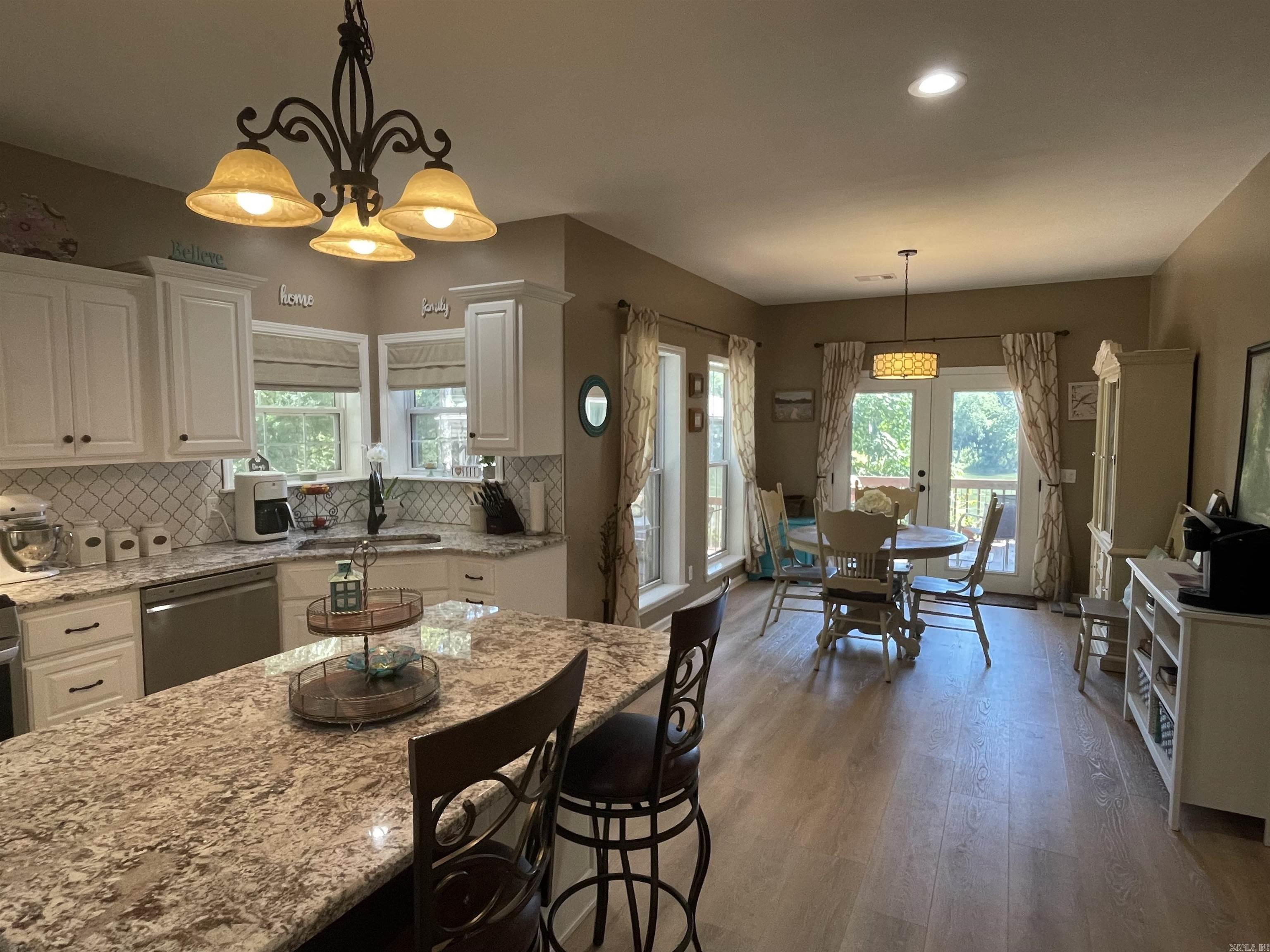 835 Sunset Valley Dr  Mountain View, AR