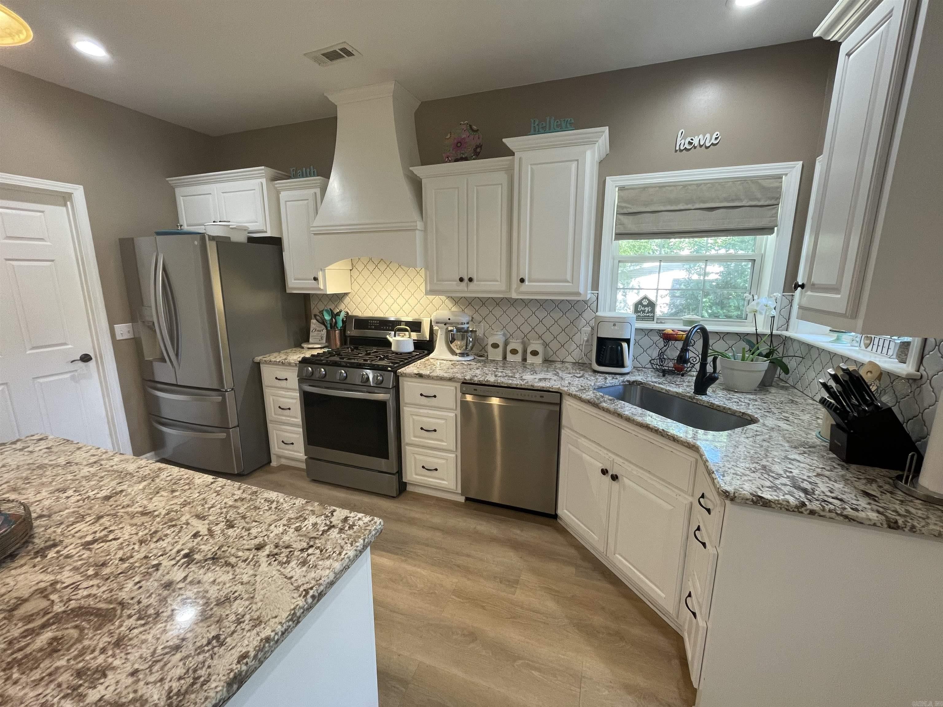 835 Sunset Valley Dr  Mountain View, AR