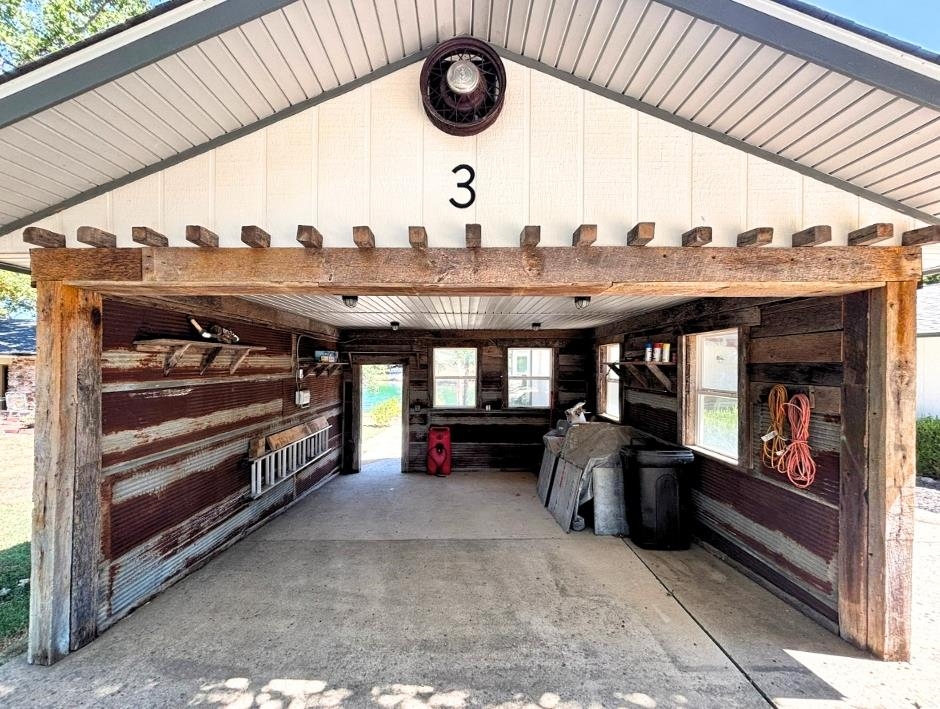 3 Standing Elk  Cherokee Village, AR