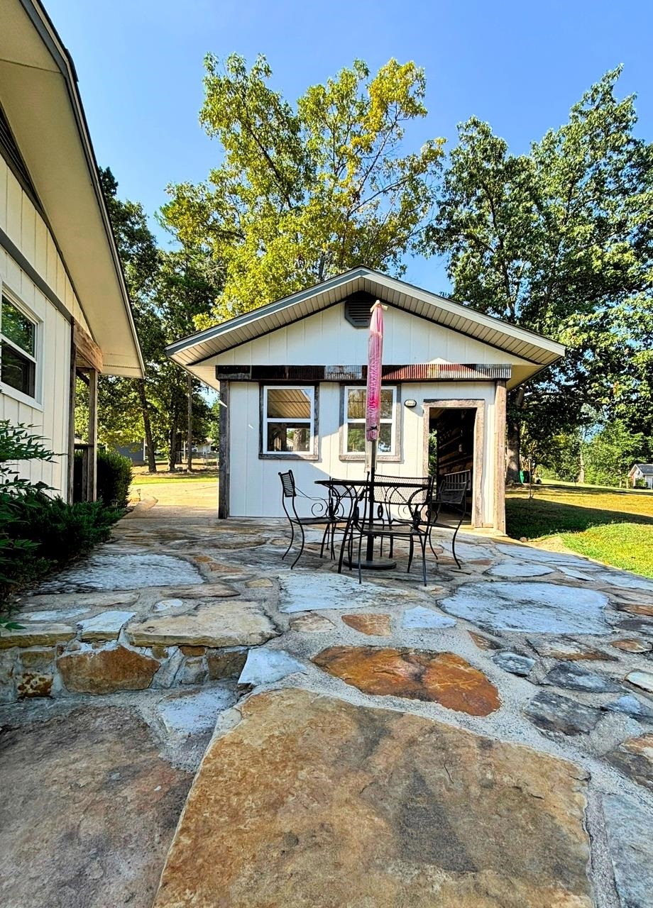 3 Standing Elk  Cherokee Village, AR