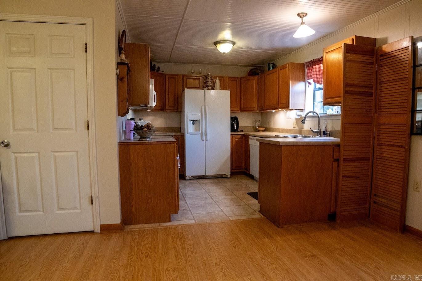 161 Hill Top Acres  Romance, AR