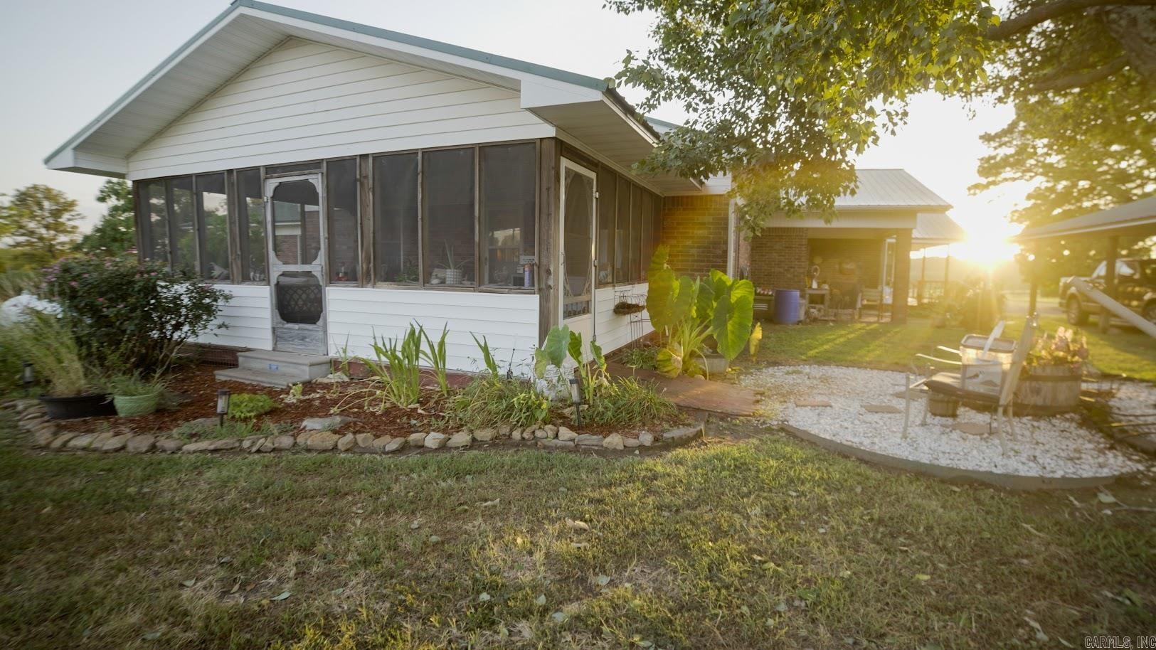 161 Hill Top Acres  Romance, AR