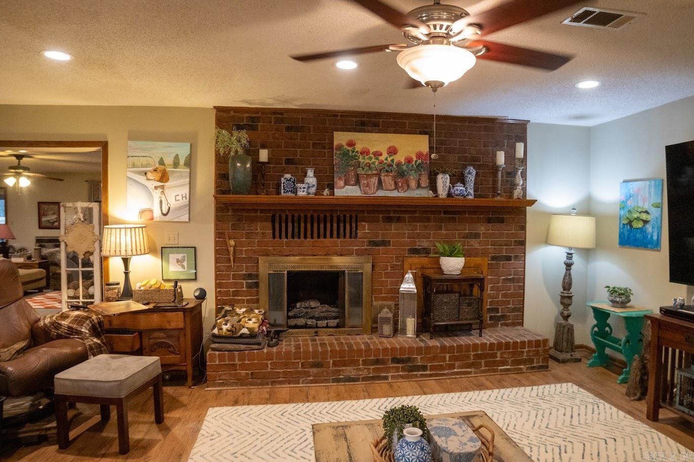 161 Hill Top Acres  Romance, AR