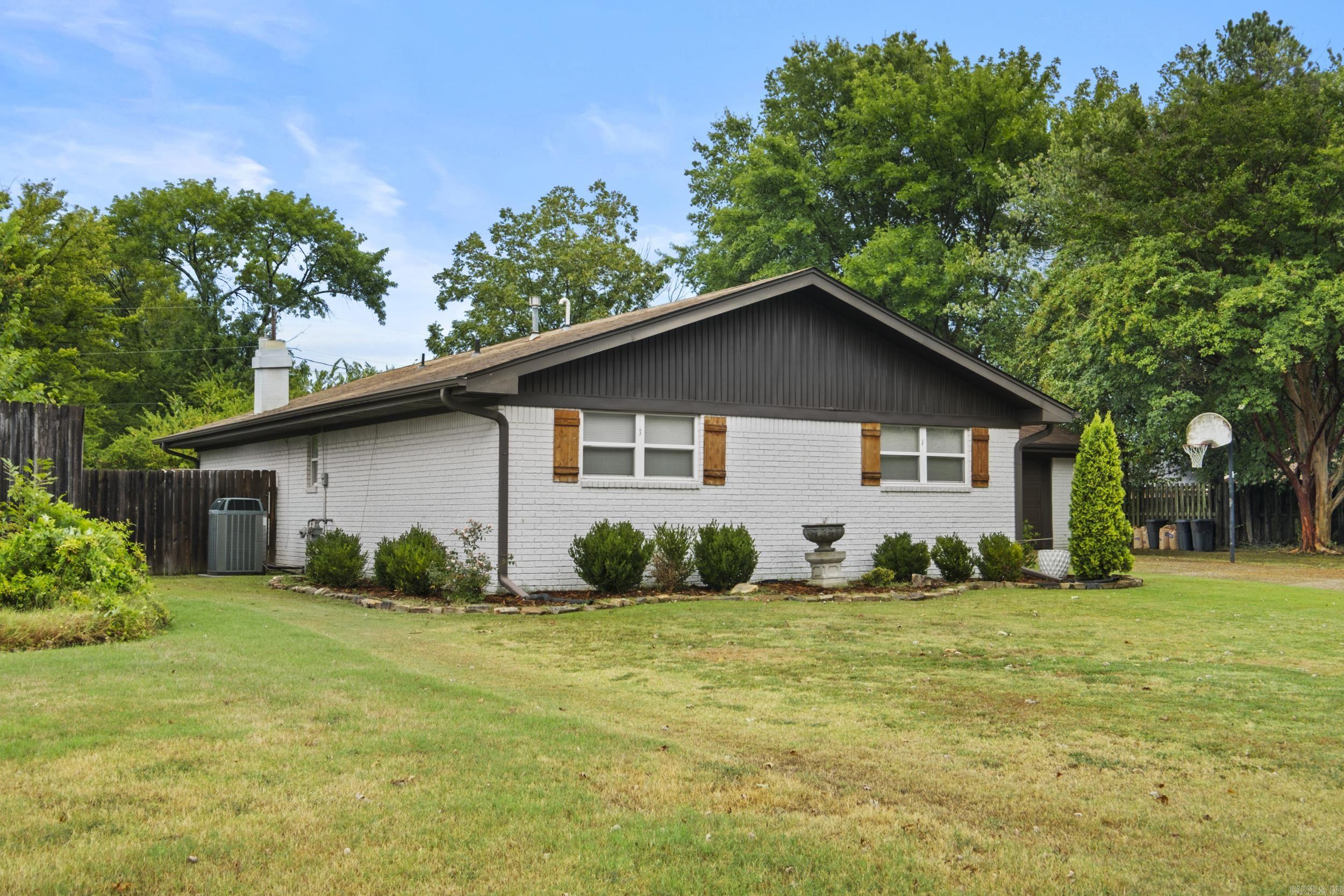 12 Burford  Conway, AR
