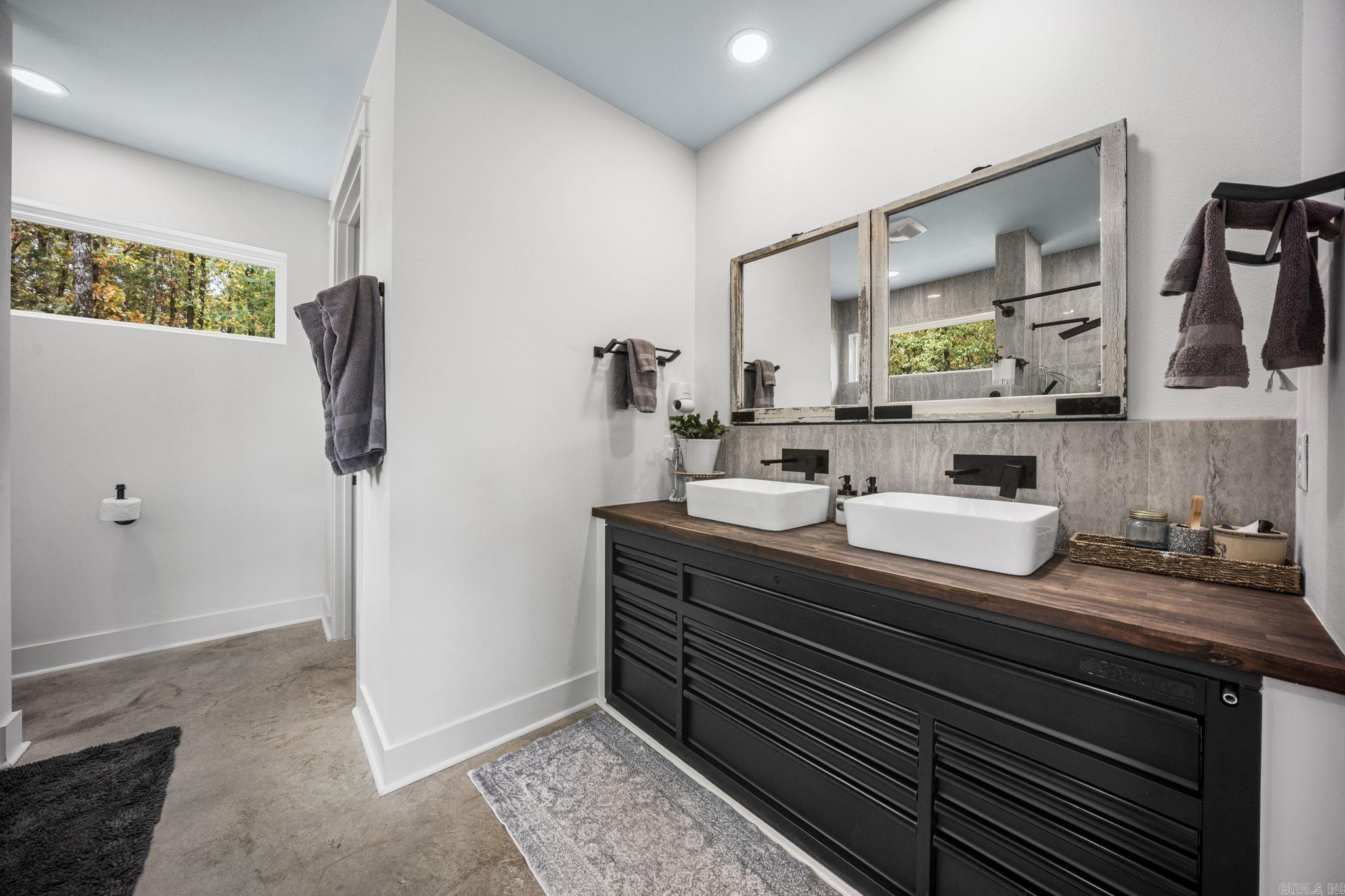 8325 Greer  Sherwood, AR
