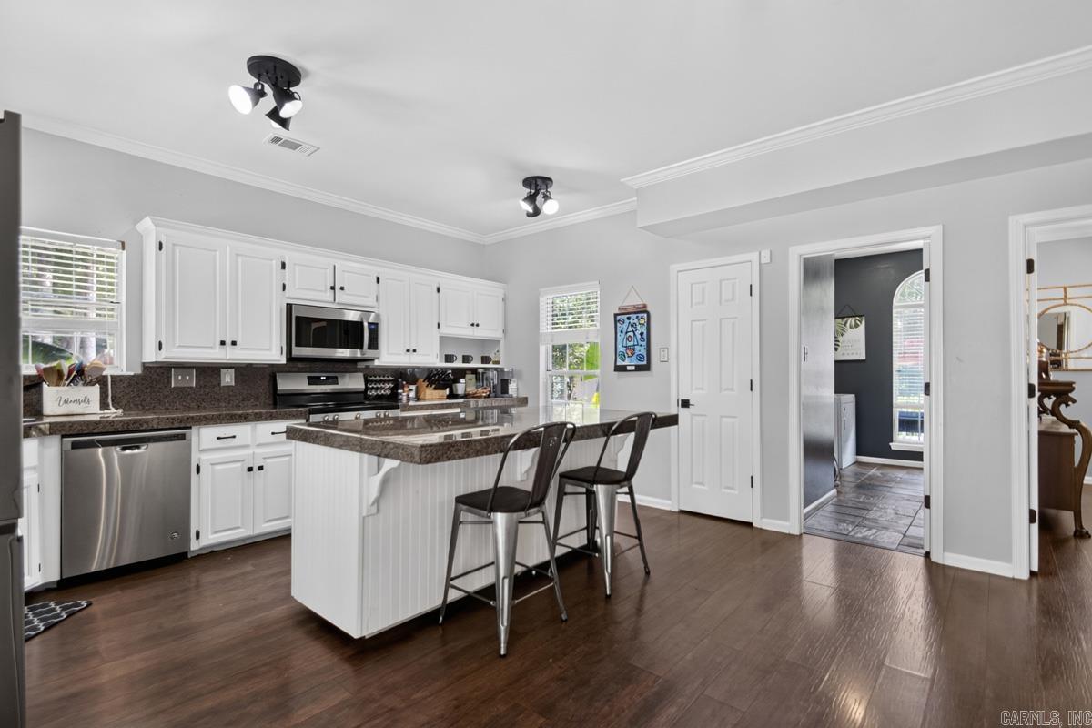 1185 Cambridge Circle  Benton, AR
