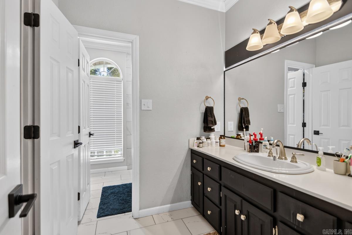 1185 Cambridge Circle  Benton, AR