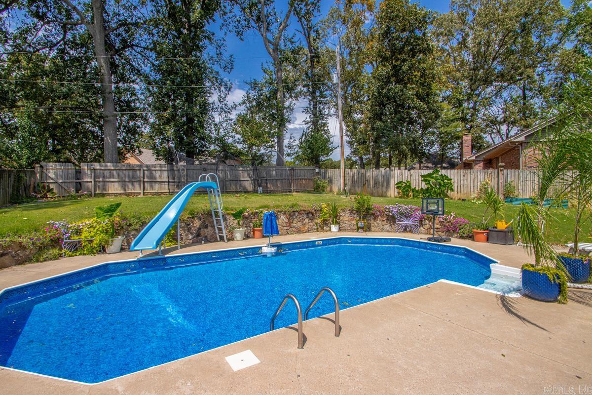 1185 Cambridge Circle  Benton, AR
