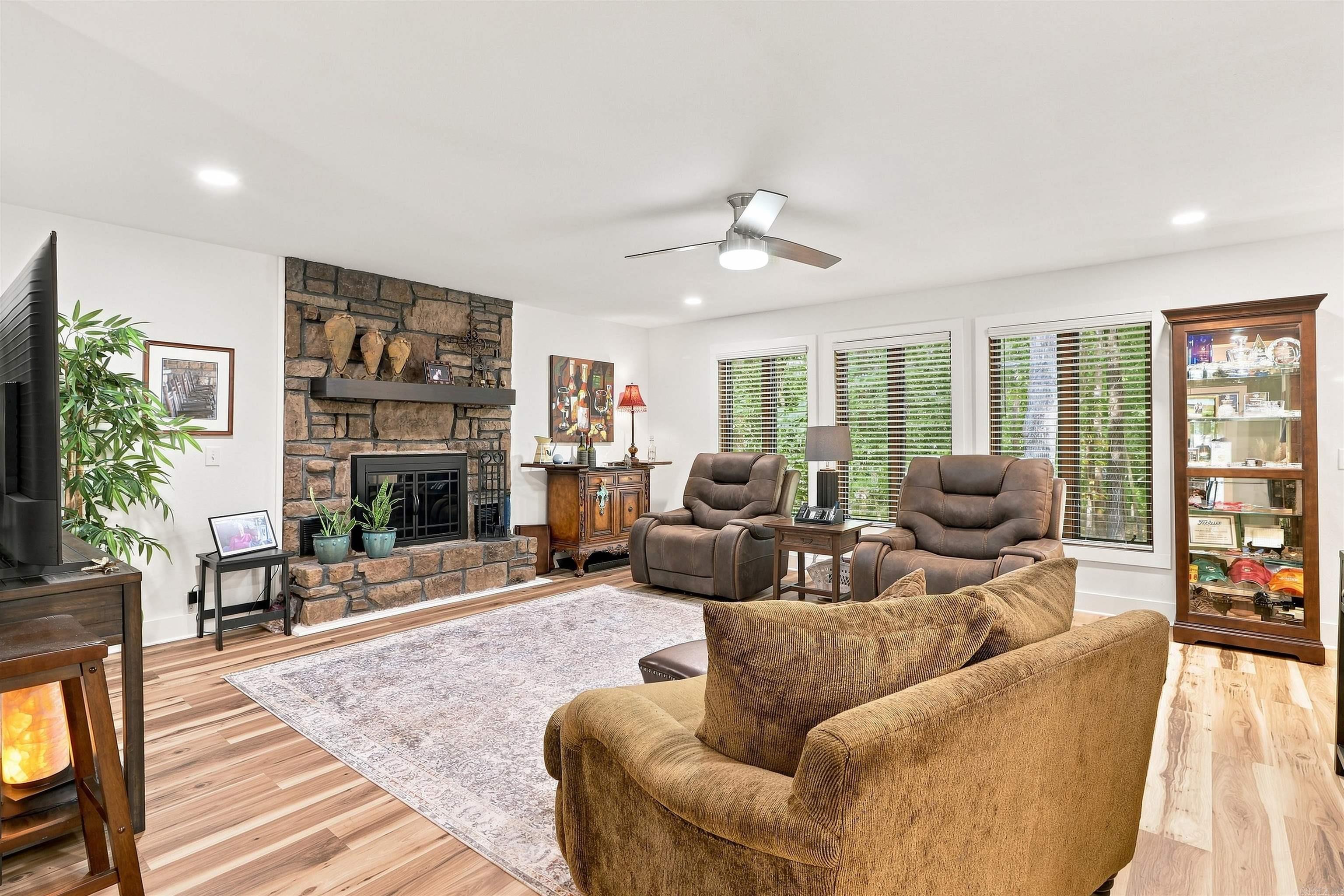 13 Pego  Hot Springs Village, AR