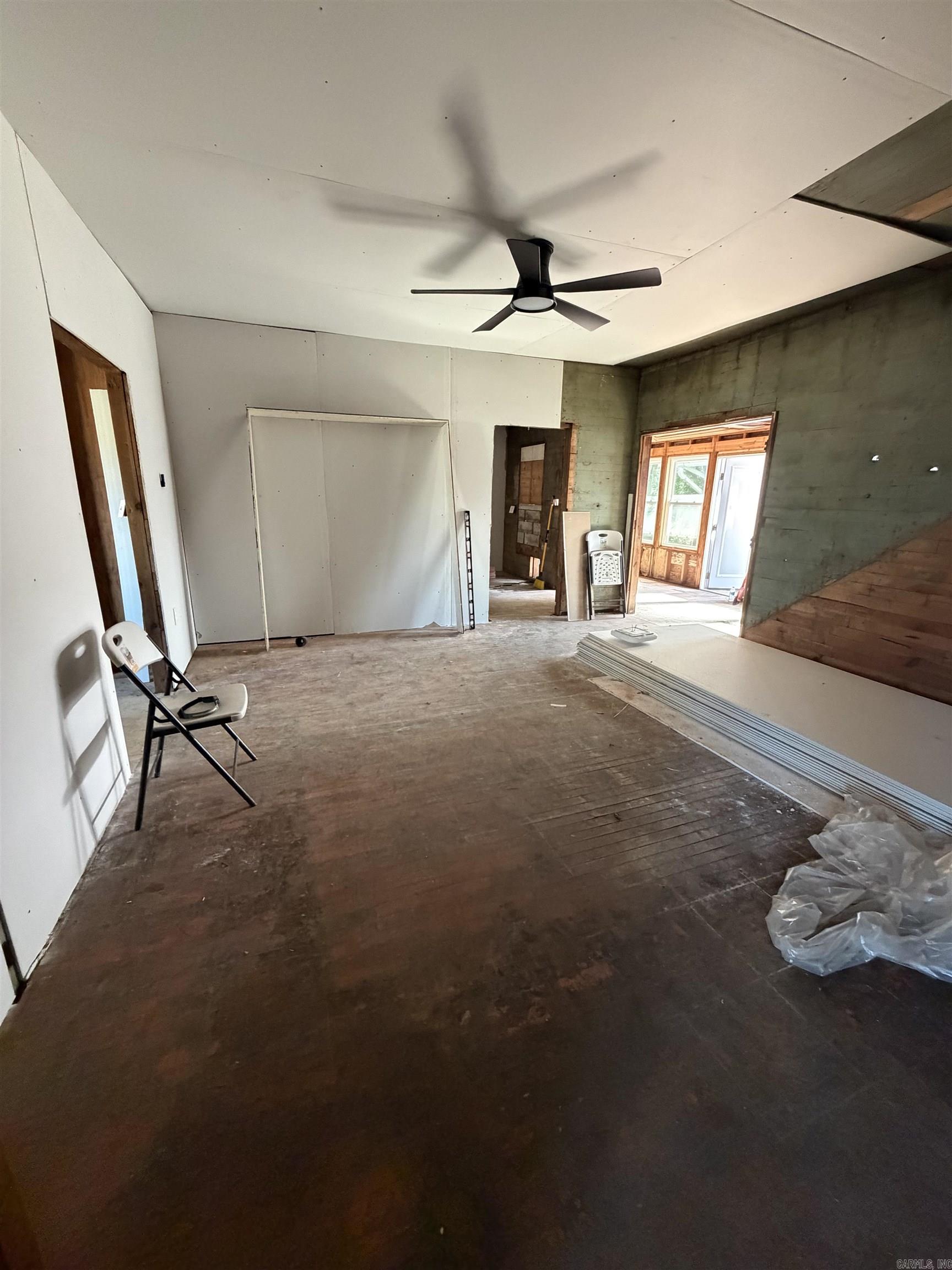 214 E Walnut  De Valls Bluff, AR